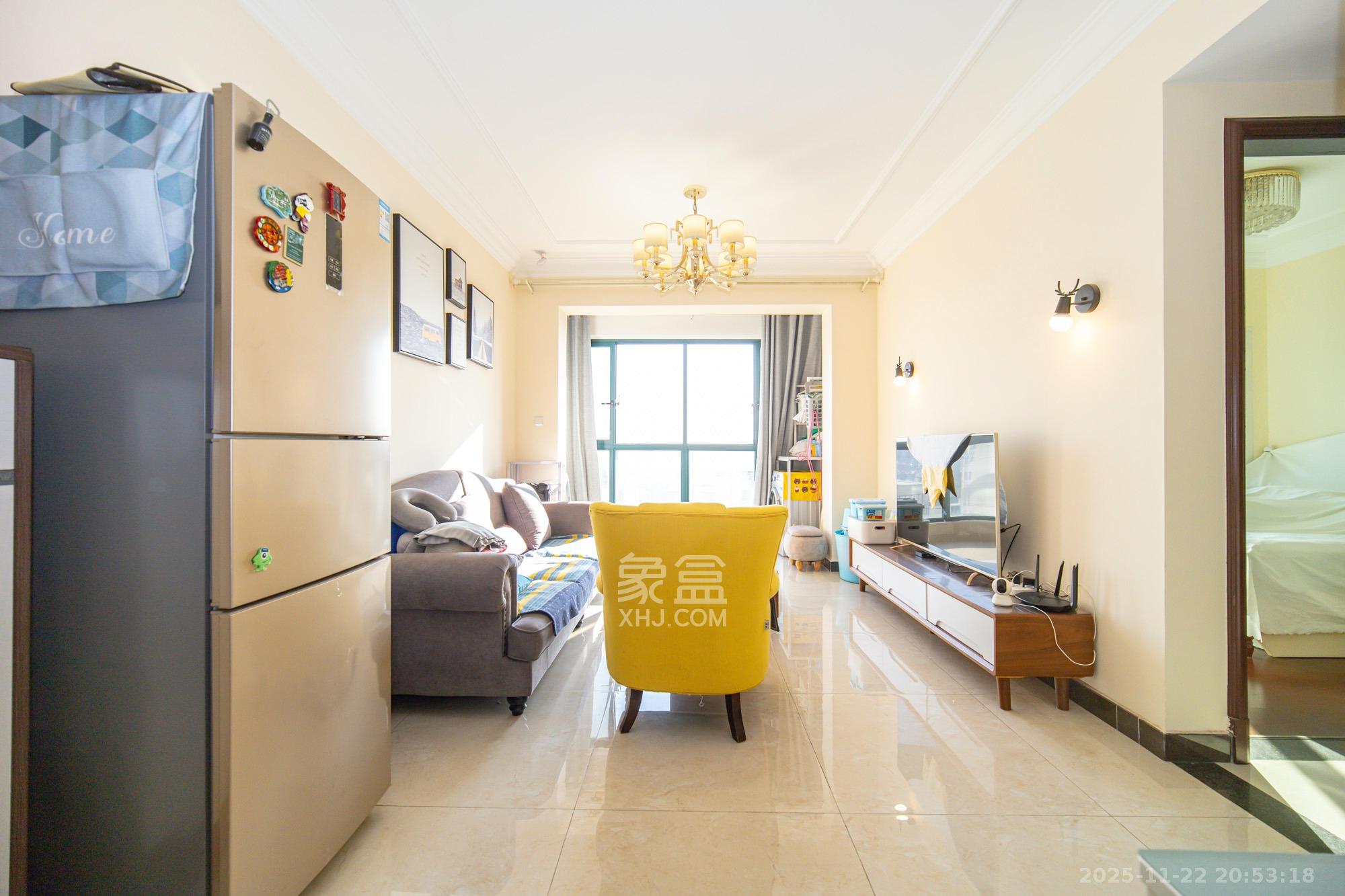 恒大雅苑 2室2厅1卫 58.0万 恒大雅苑 2室2厅1卫 58.0万客厅