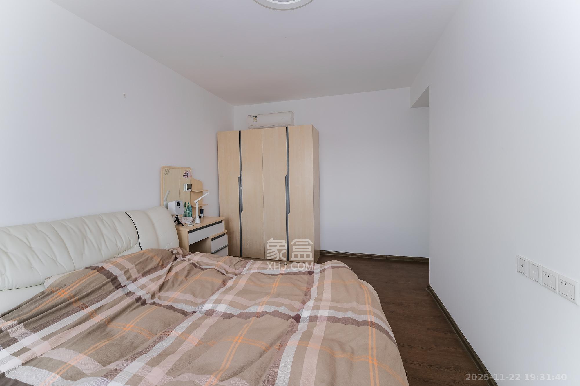 山水湾 1室1厅1卫 69.0万 山水湾 1室1厅1卫 69.0万卧室