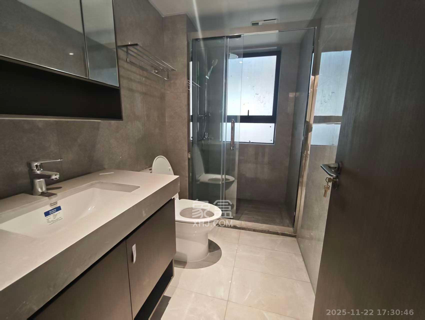 荣盛锦绣学府  3室2厅2卫    2200.0元/月室内图