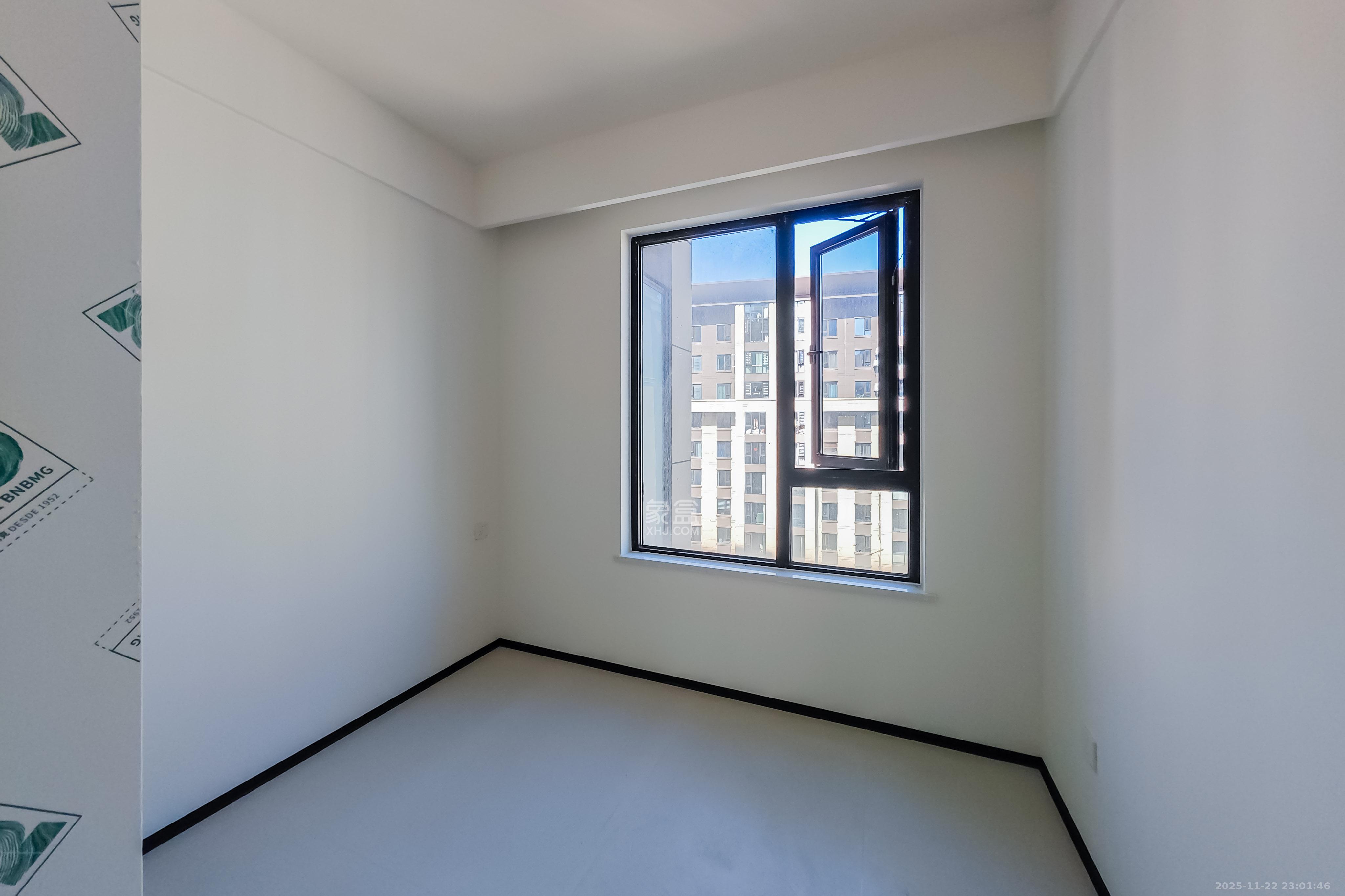 中天星耀城  5室2厅2卫    218.0万卧室