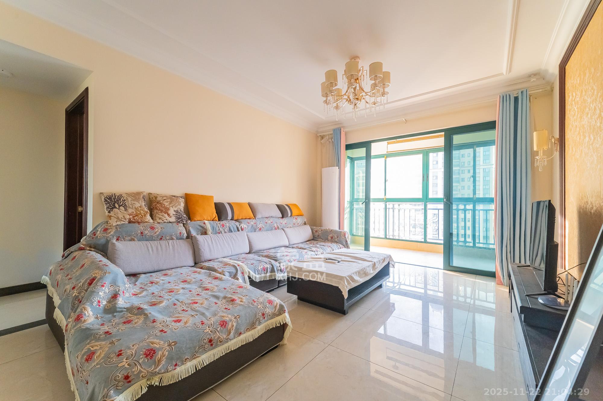 恒大翡翠华庭 3室2厅2卫 103.0万 恒大翡翠华庭 3室2厅2卫 103.0万客厅