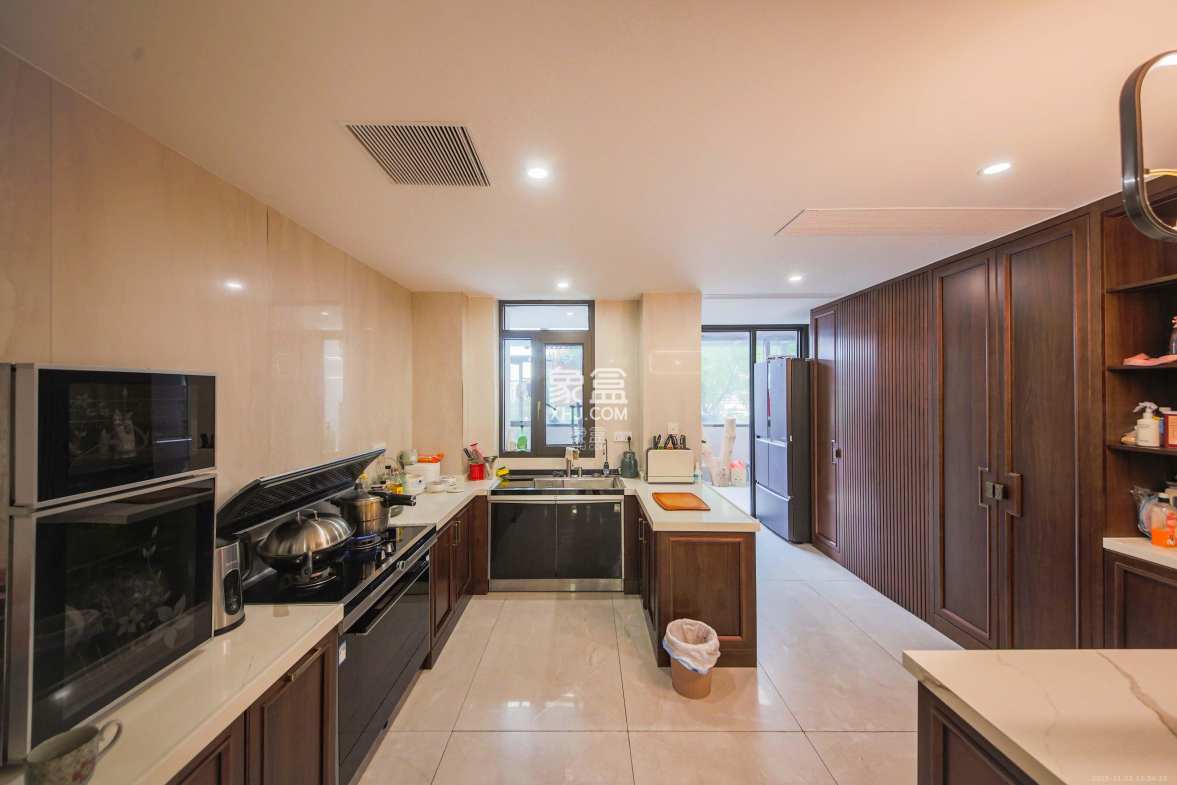 奥林匹克花园 4室2厅2卫 220.0万 奥林匹克花园 4室2厅2卫 220.0万厨房