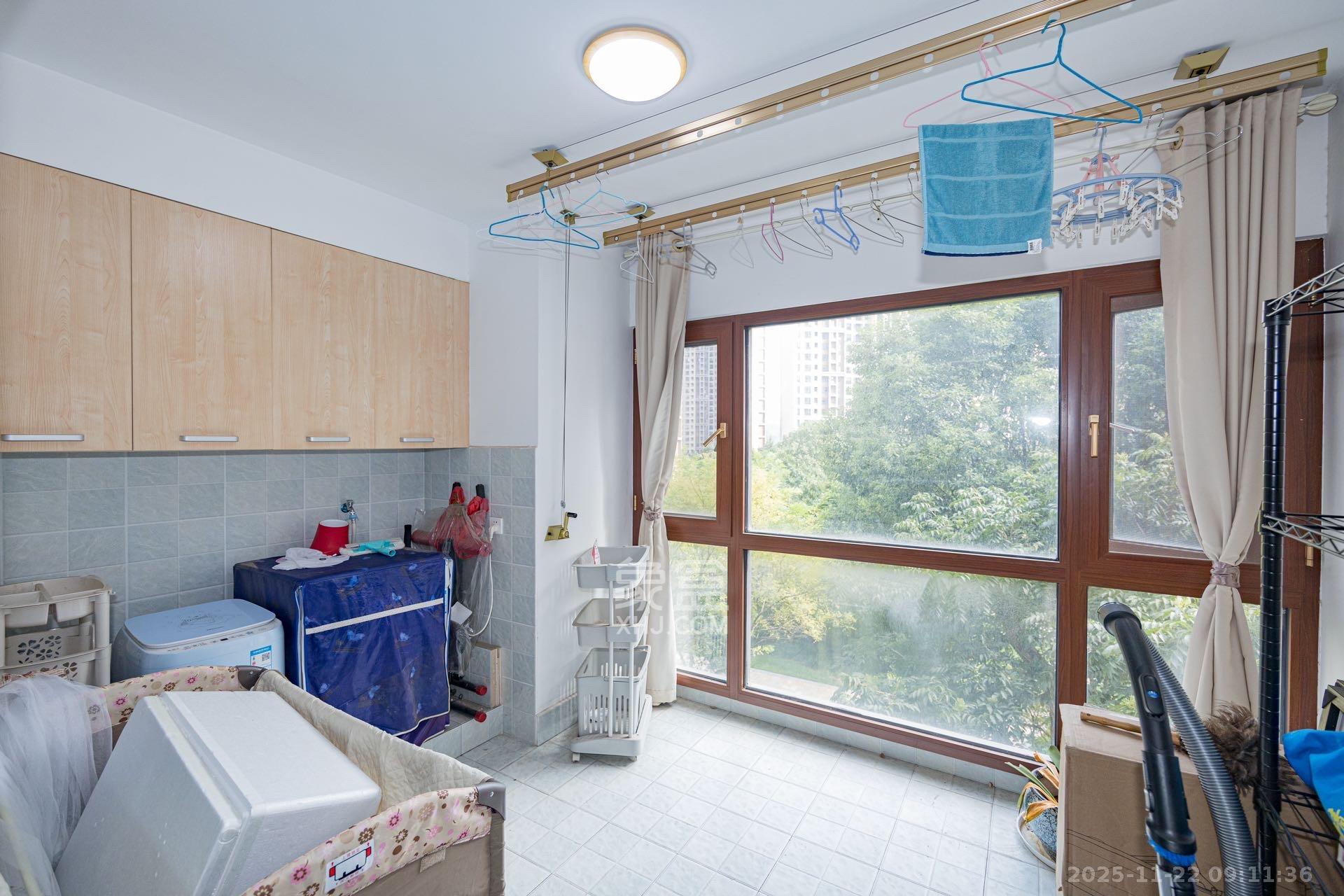 达美D6区  3室2厅1卫    2800.0元/月室内图