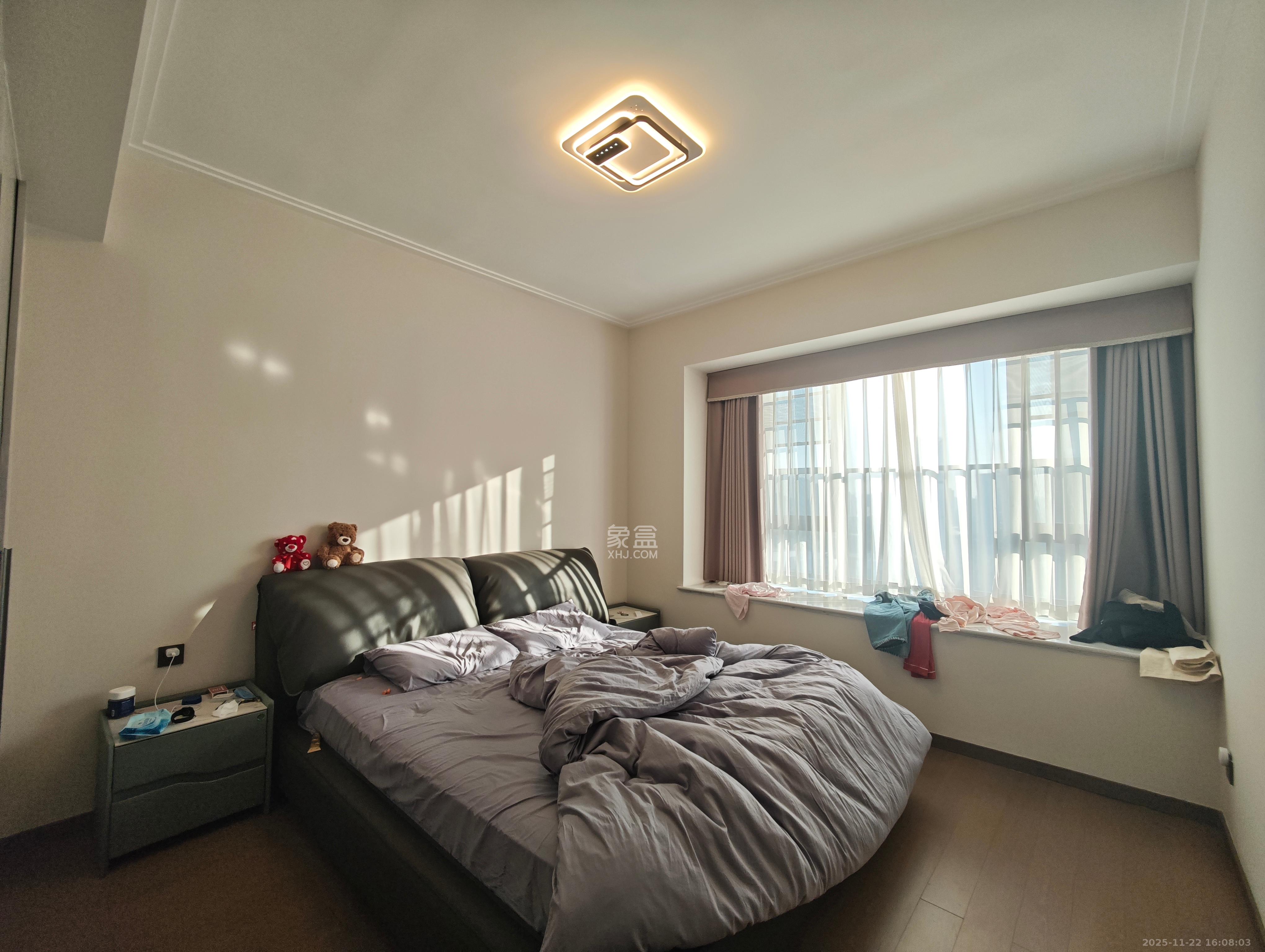 绿地V岛 4室2厅2卫 3500.0元/月 绿地V岛 4室2厅2卫 3500.0元/月室内图