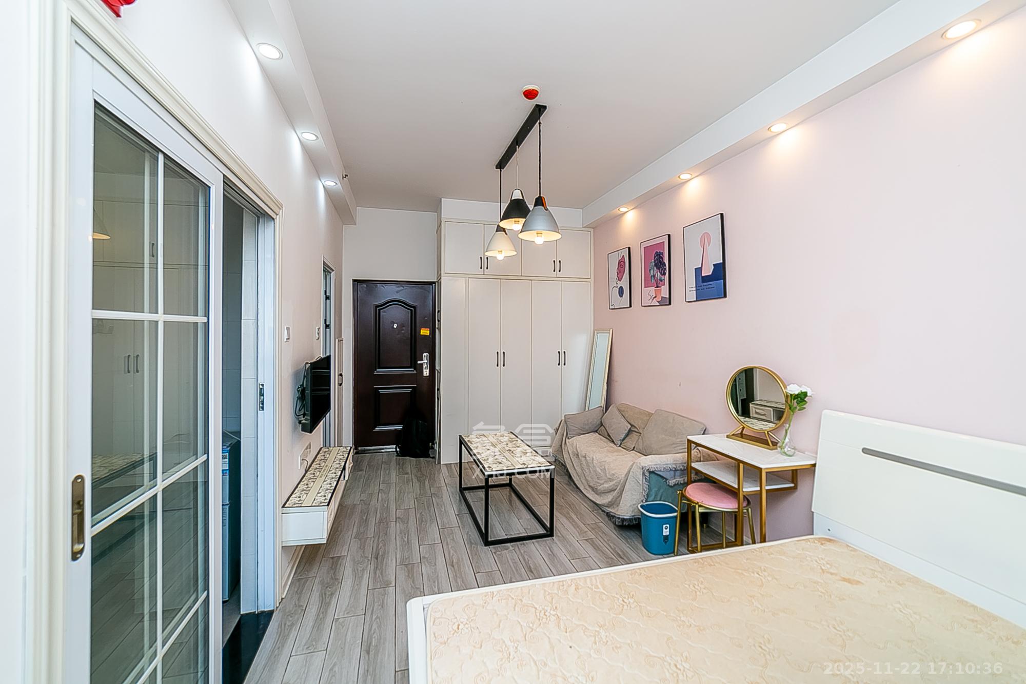 荣悦台 1室1厅1卫 40.0万 荣悦台 1室1厅1卫 40.0万卧室