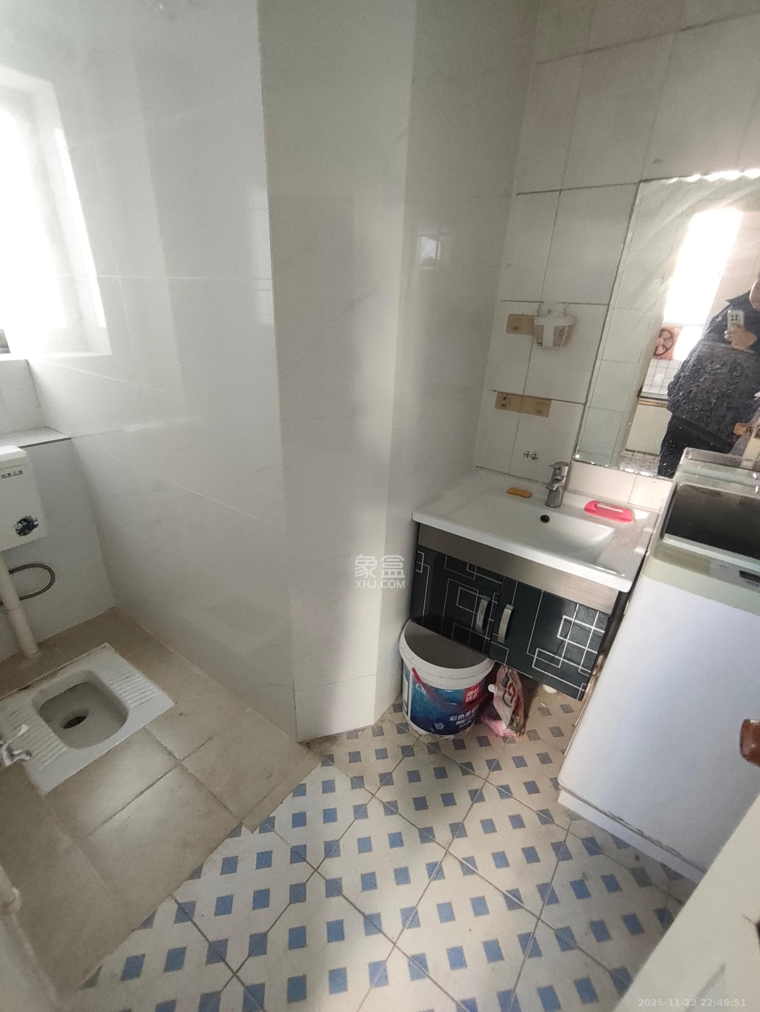 东屯安置小区 3室1厅1卫 2500.0元/月 东屯安置小区 3室1厅1卫 2500.0元/月室内图