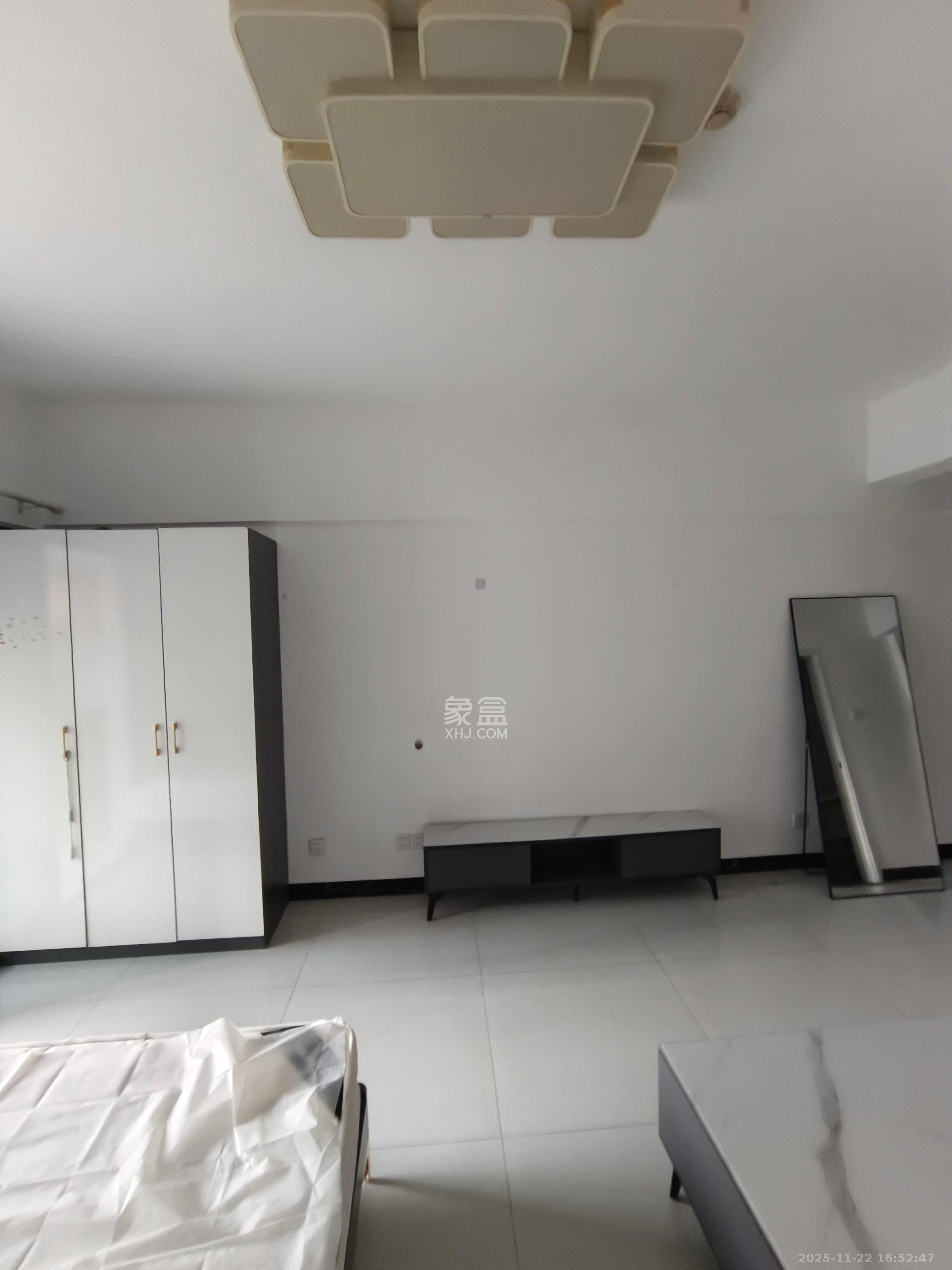 五一钻界  1室0厅1卫    2000.0元/月室内图