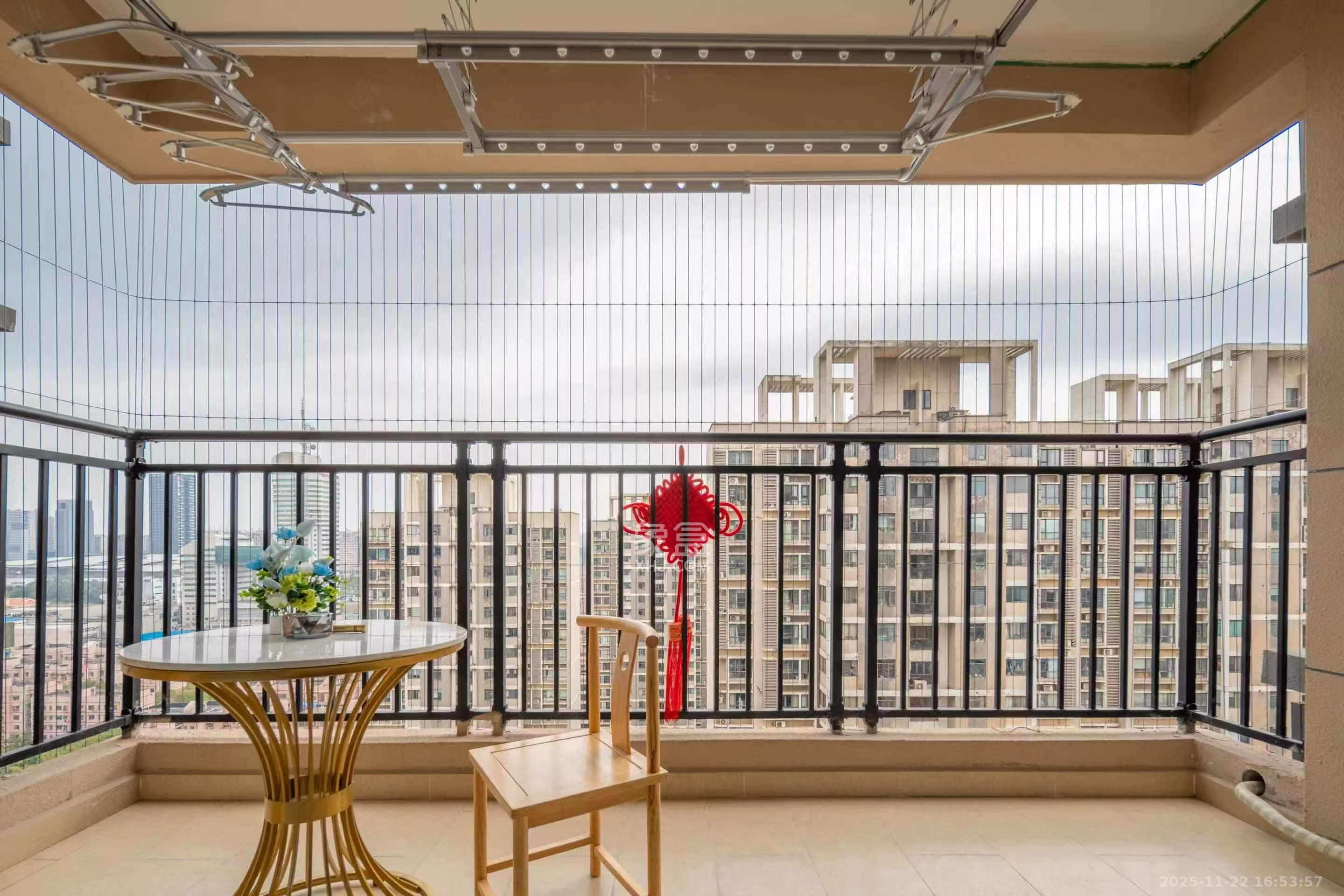 恒大雅苑  3室2厅2卫    3500.0元/月室内图