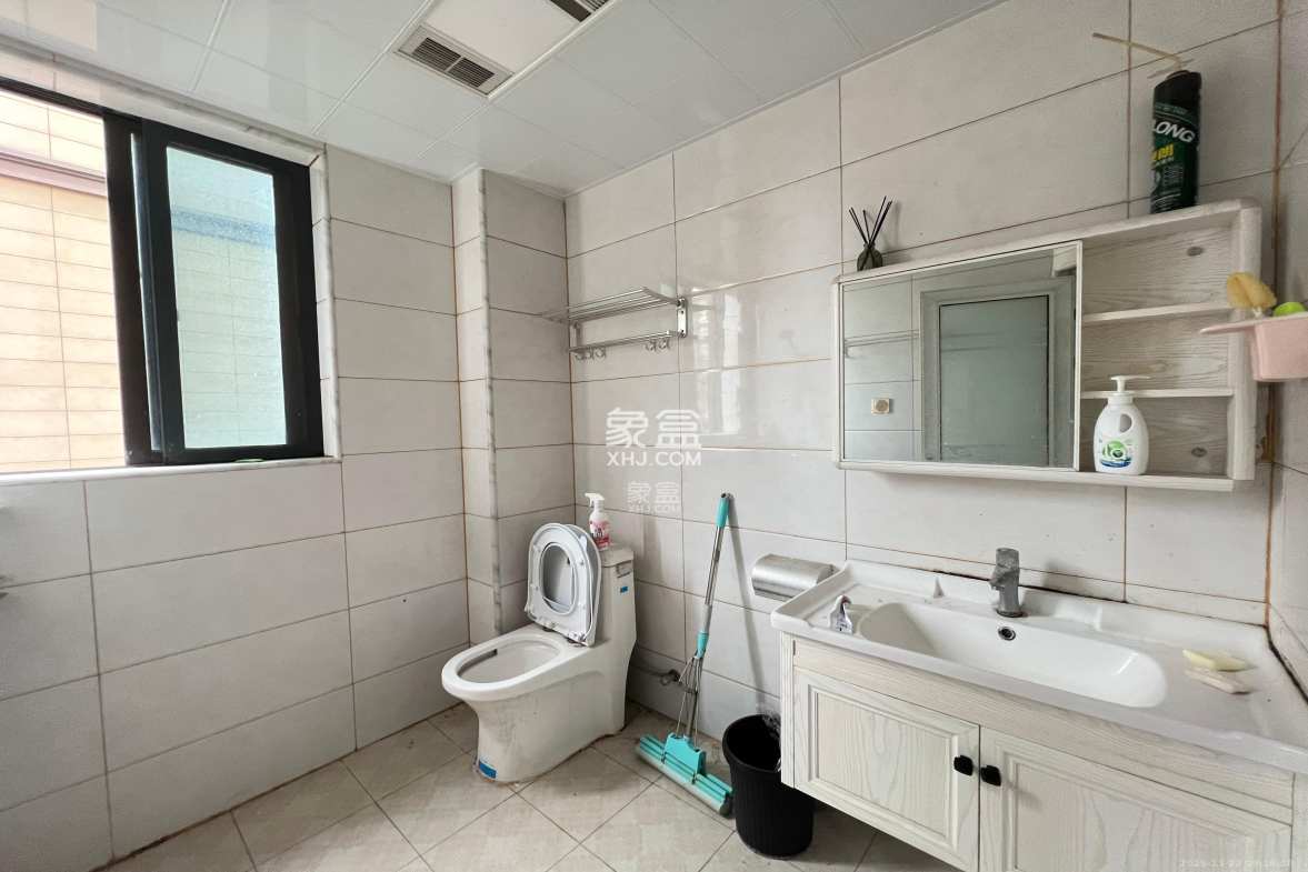 湘腾琴岛 3室2厅2卫 3300.0元/月 湘腾琴岛 3室2厅2卫 3300.0元/月室内图