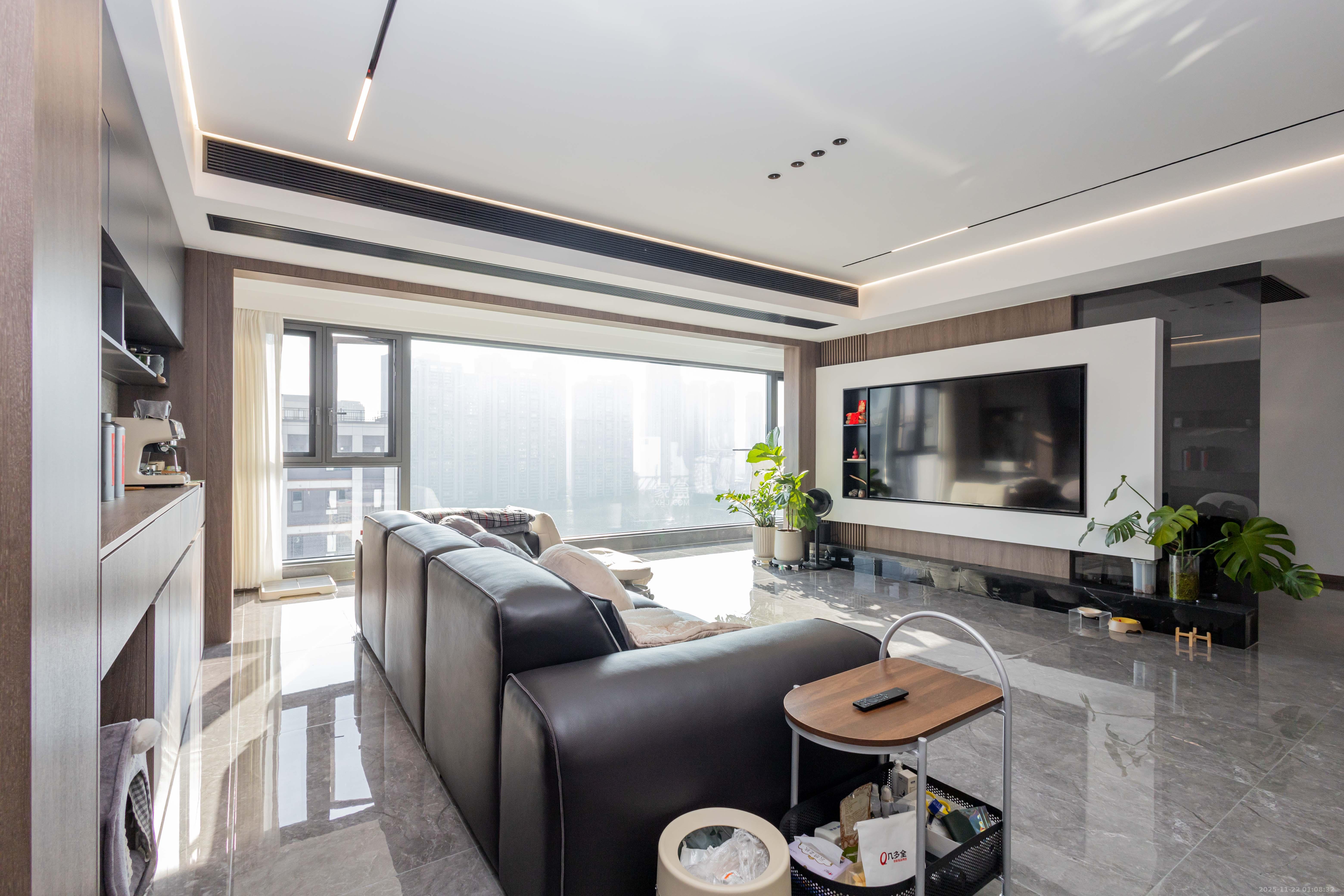 龙湖天璞  4室2厅2卫    268.0万卧室