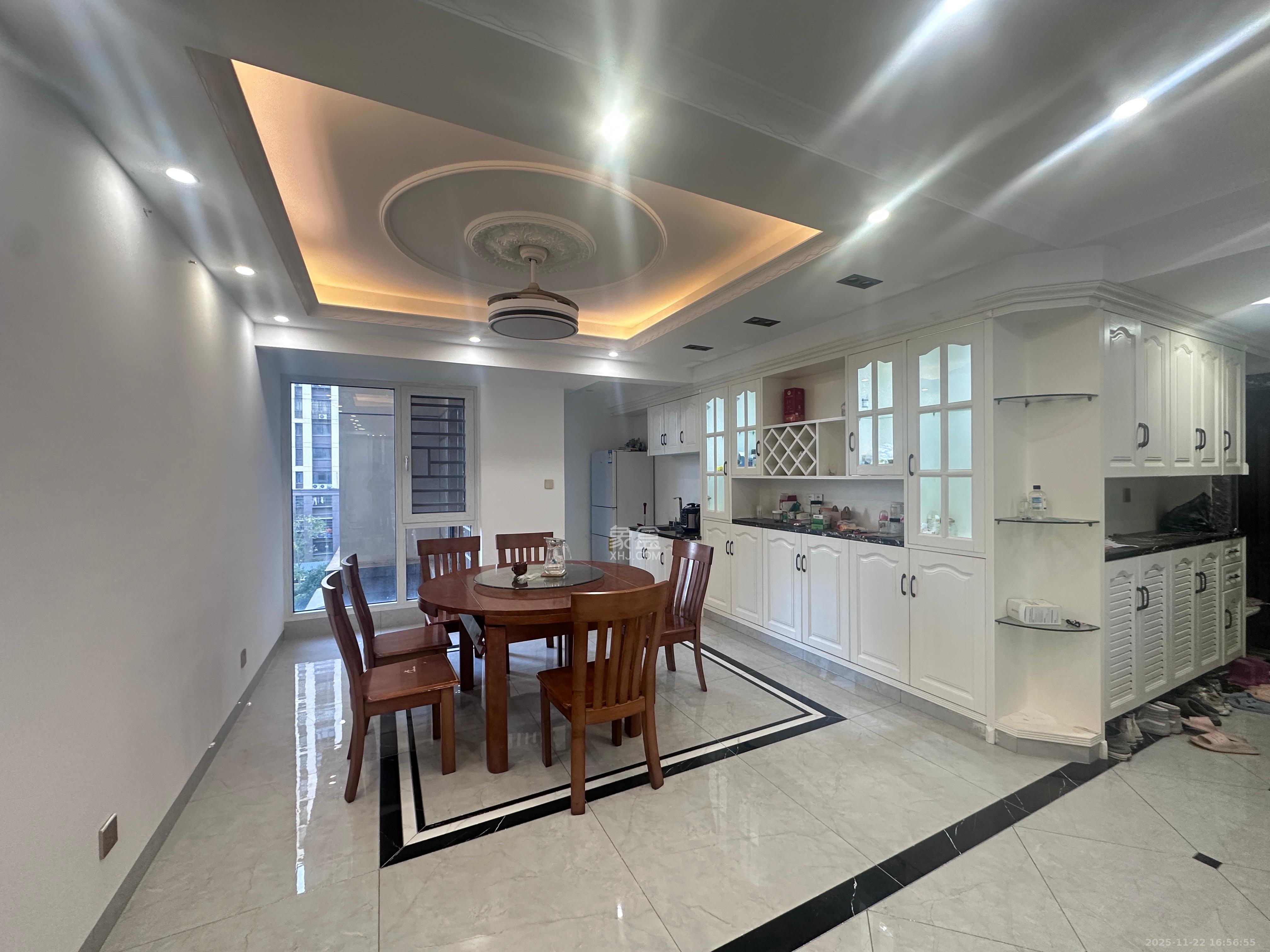 桥头家苑一期  3室2厅2卫    2000.0元/月室内图