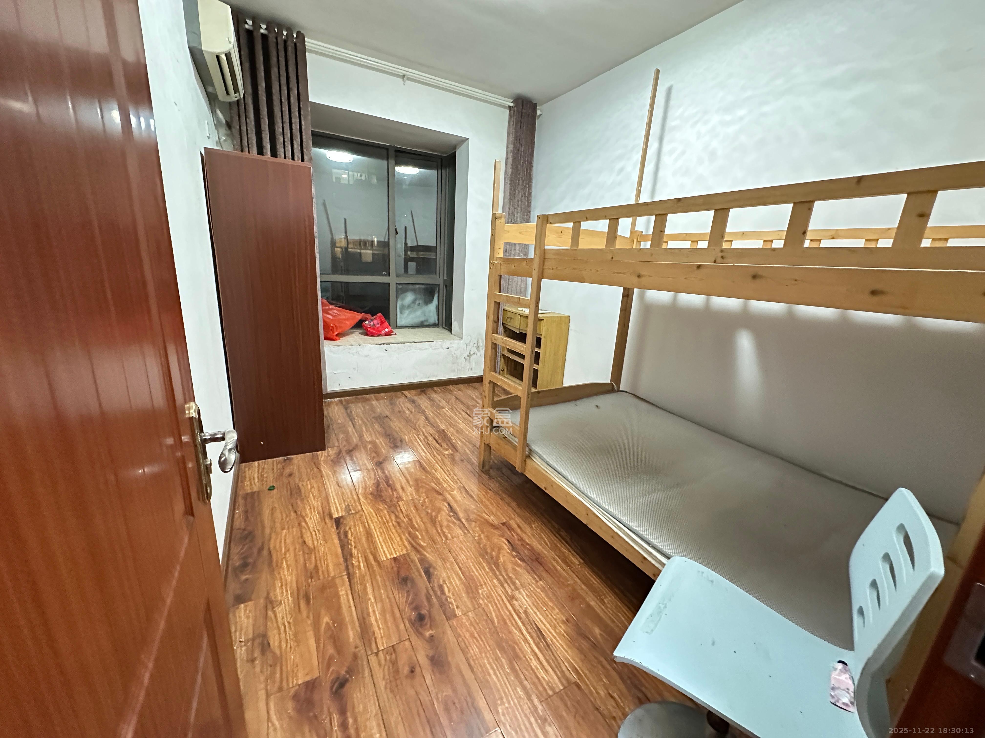 金域南外滩（望江佳园）  4室2厅2卫    4000.0元/月室内图