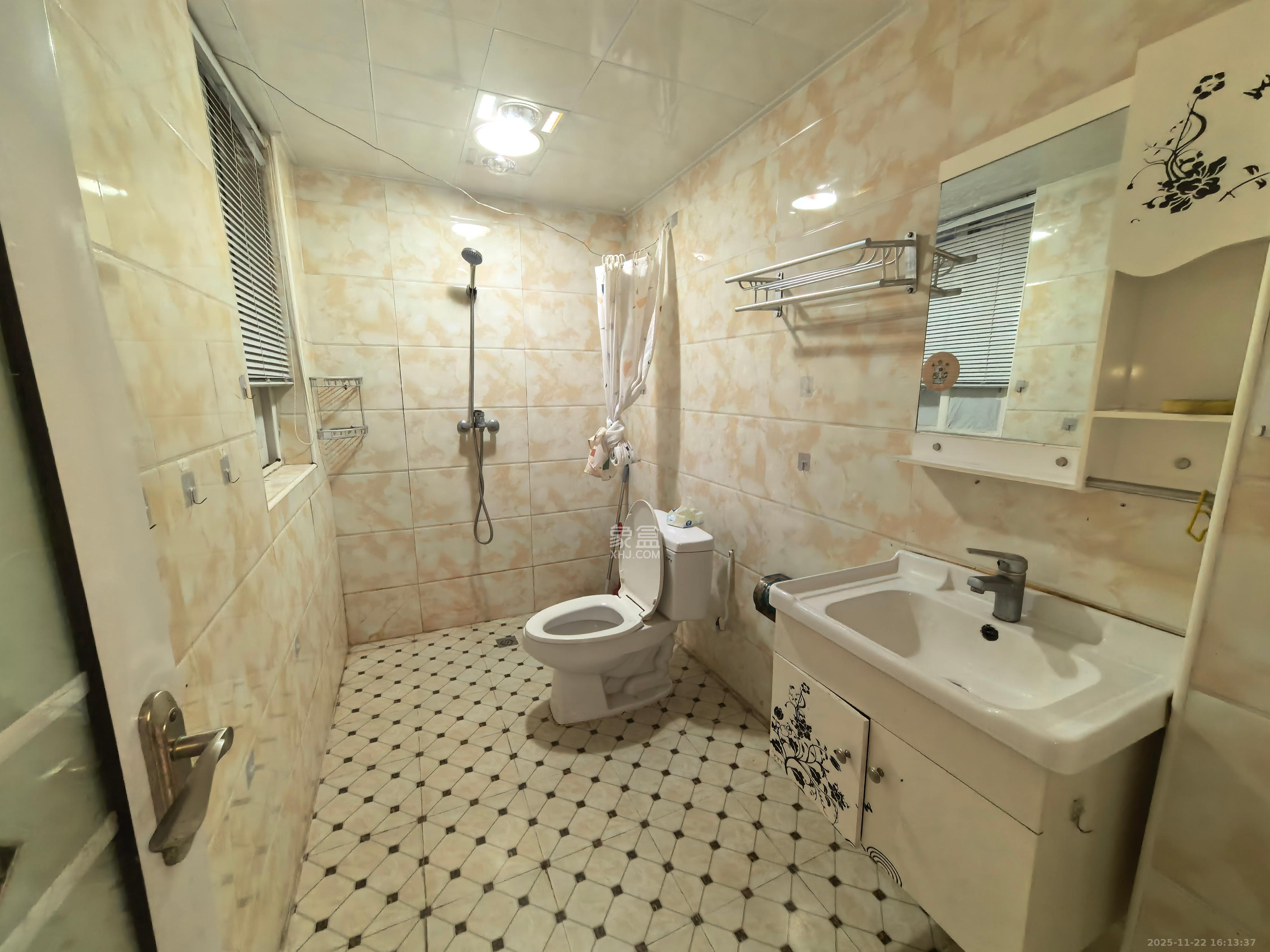 汀湘十里  2室2厅1卫    1650.0元/月室内图