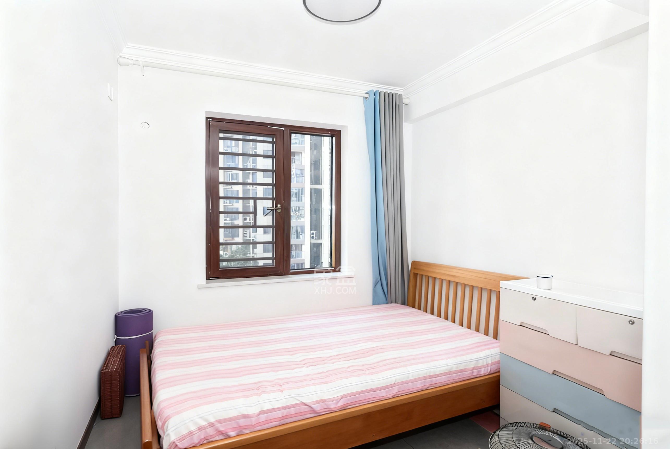 中国铁建梅溪青秀二期  4室2厅2卫    145.0万卧室