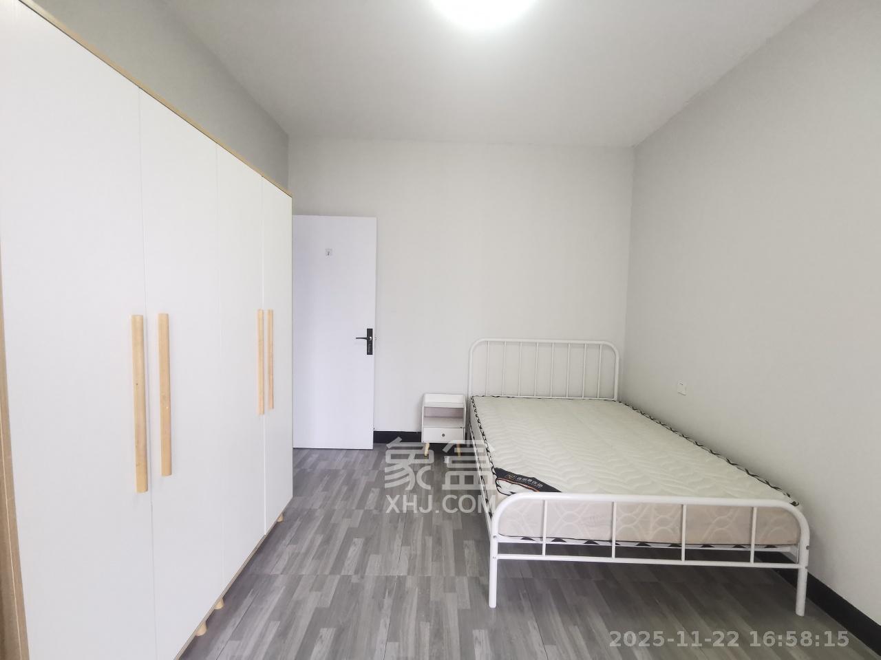 绿地新都会  2室2厅1卫    1900.0元/月室内图