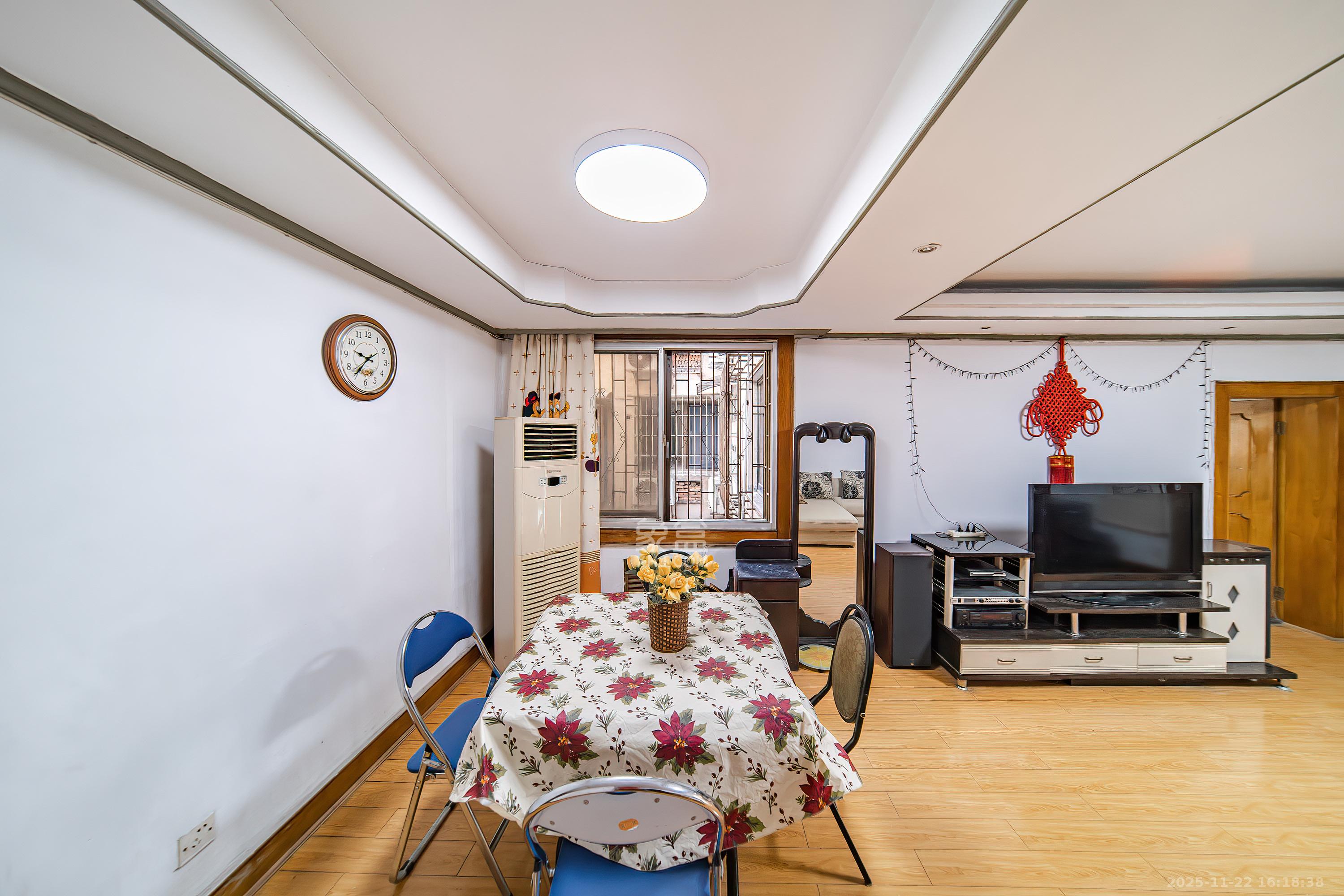 华侨公寓(九家湾) 3室2厅2卫 89.0万 华侨公寓(九家湾) 3室2厅2卫 89.0万其他