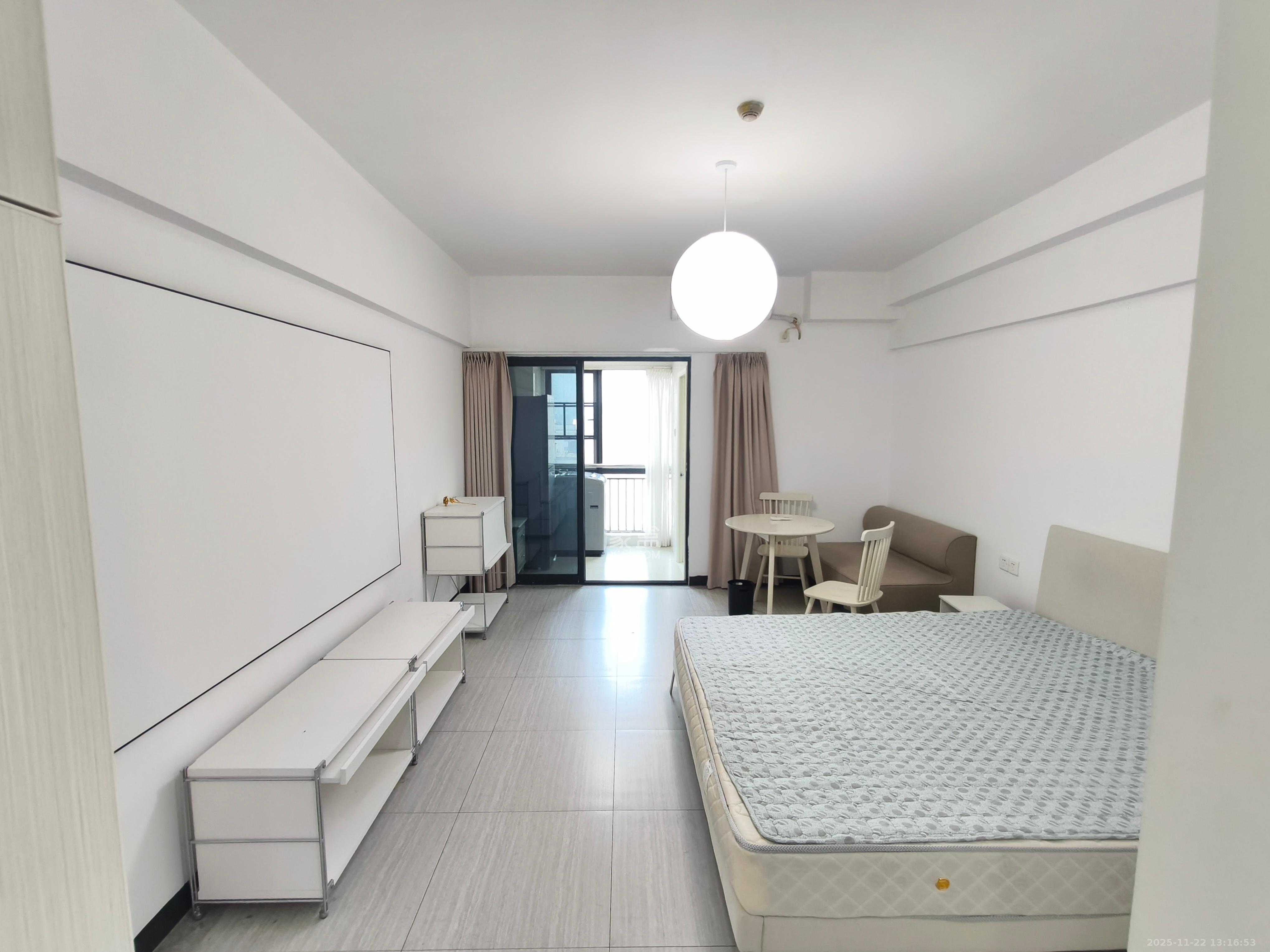 五一钻界  1室1厅1卫    1800.0元/月室内图