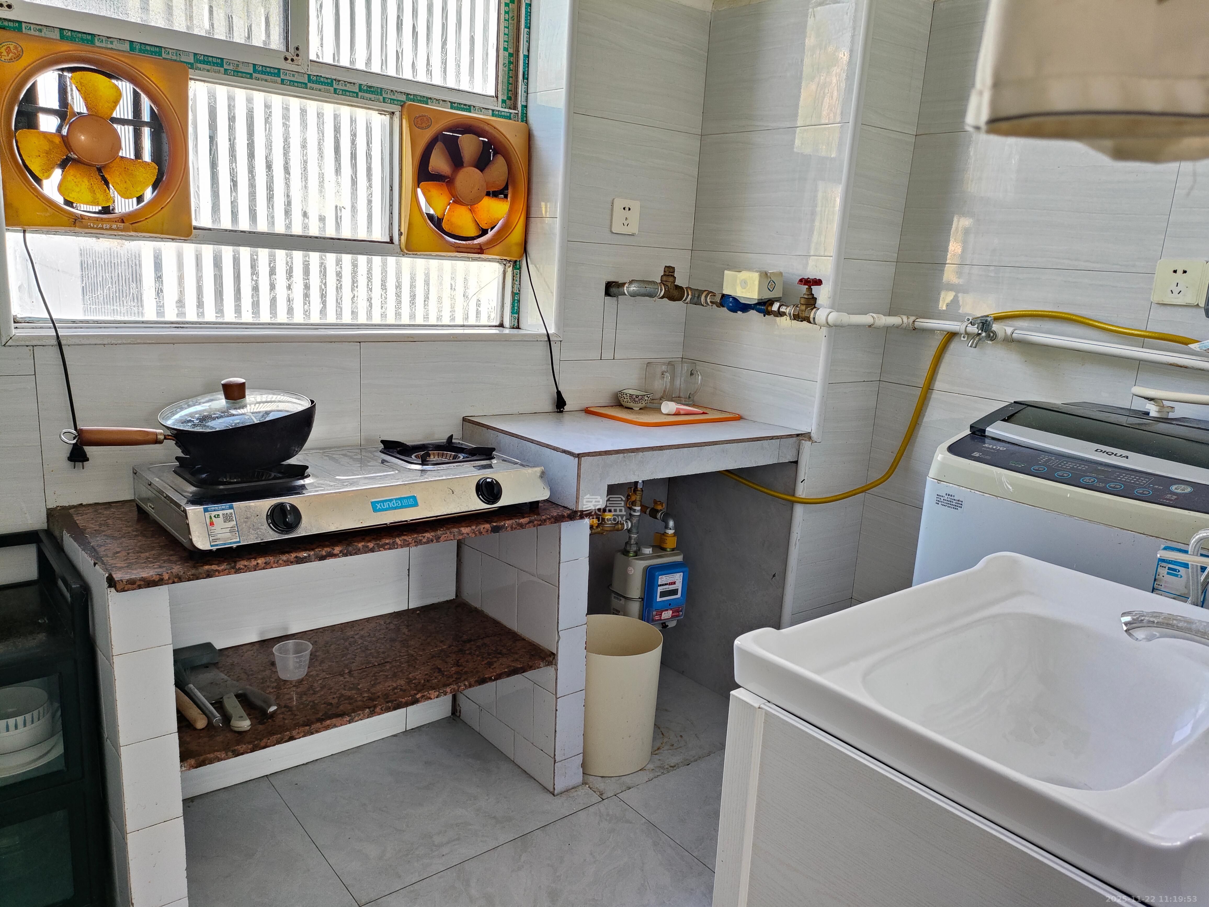 中建五局信和苑三区  1室1厅1卫    1050.0元/月室内图