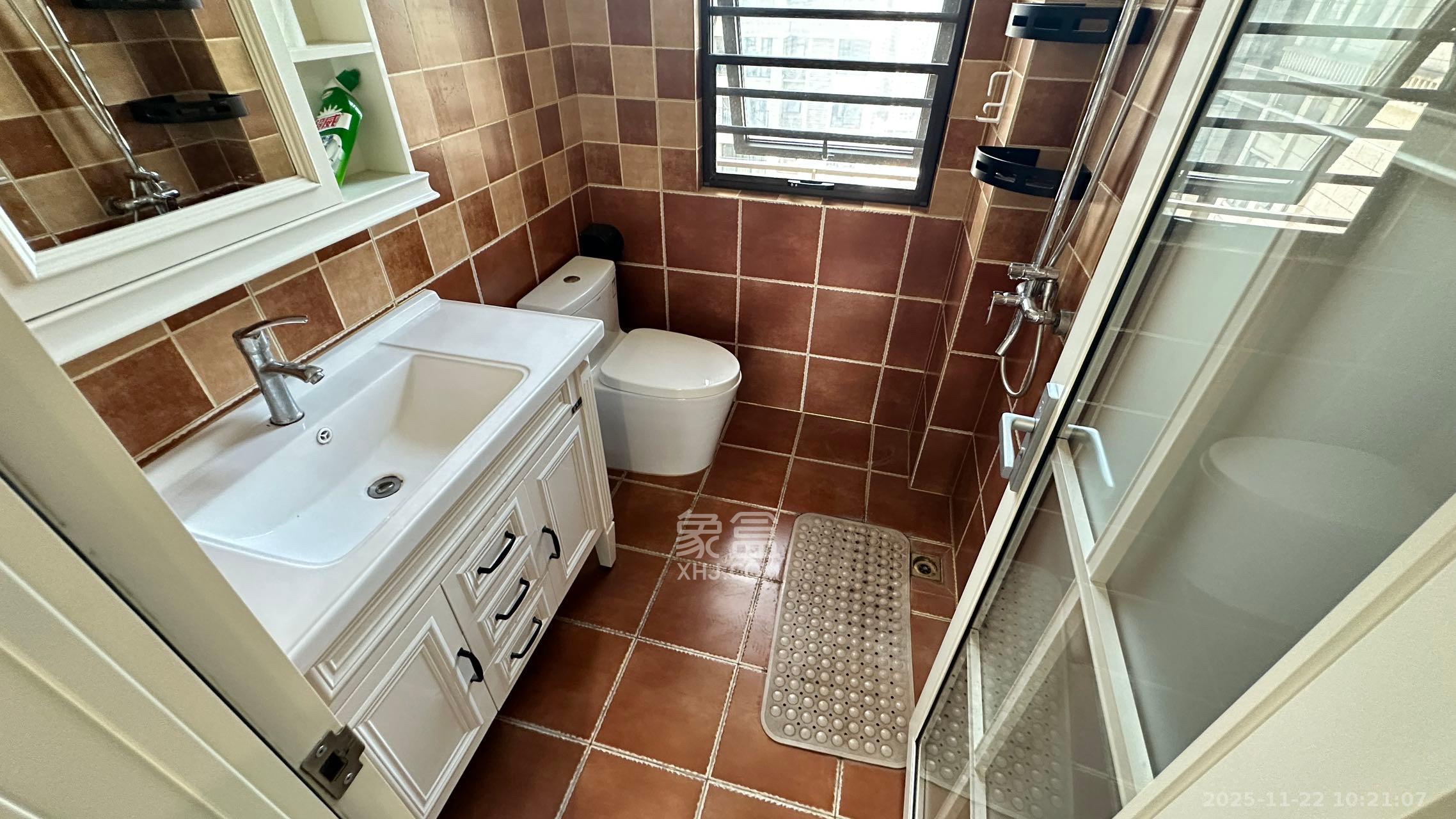 润和滨江府  4室2厅2卫    3300.0元/月室内图