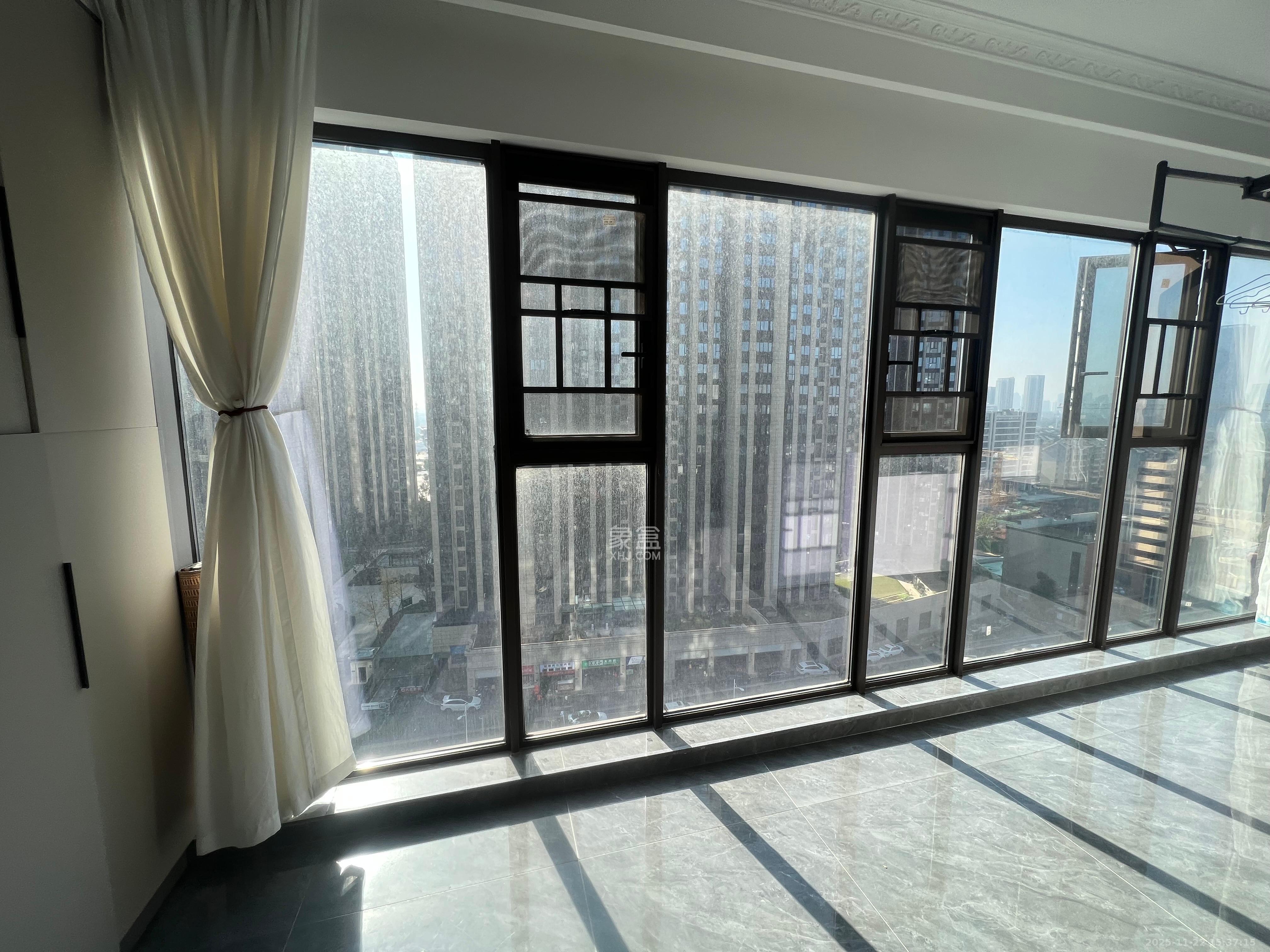 湘域芯城二期  3室2厅1卫    2600.0元/月室内图