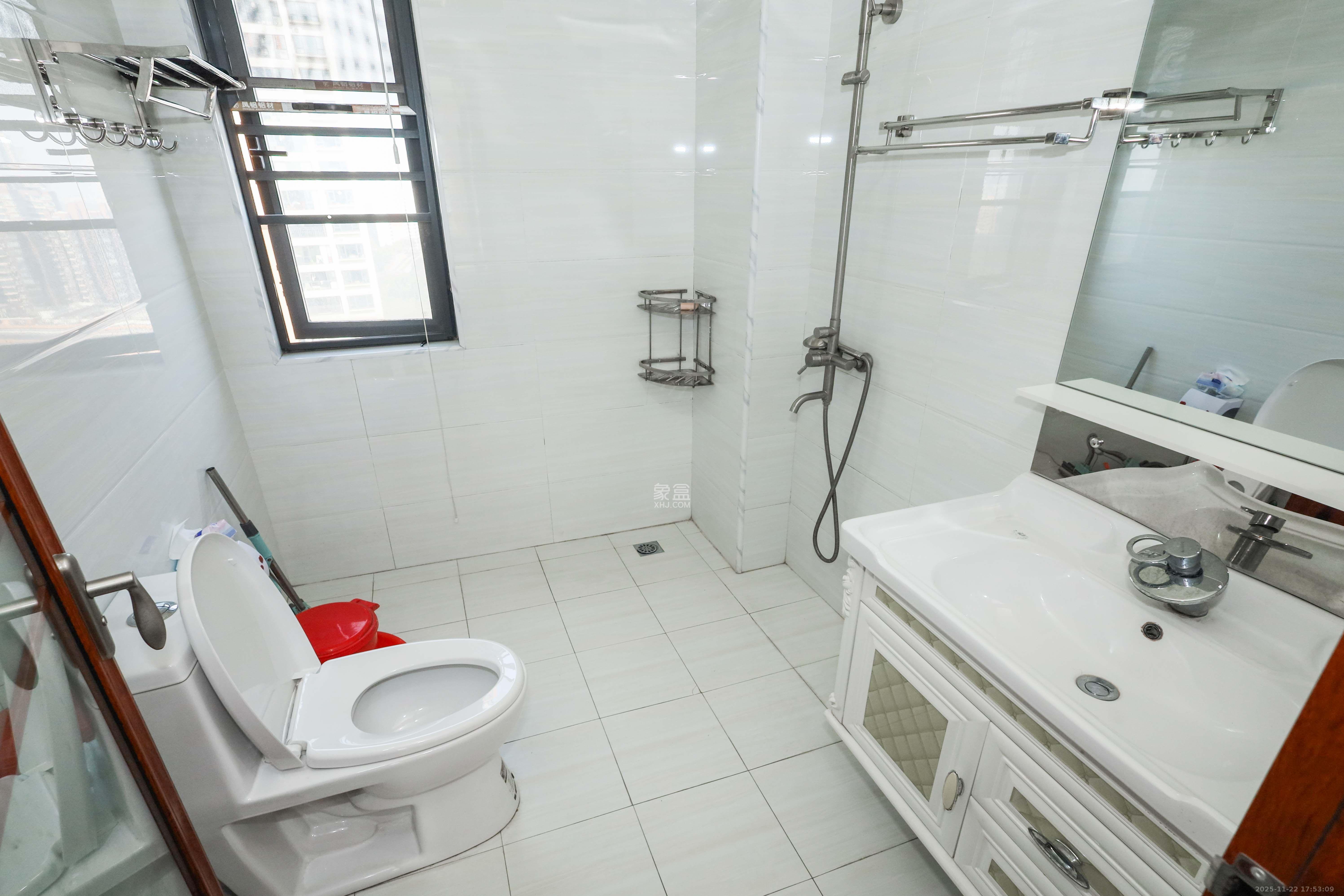 好莱城(弘德西街) 4室2厅1卫 2900.0元/月 好莱城(弘德西街) 4室2厅1卫 2900.0元/月室内图