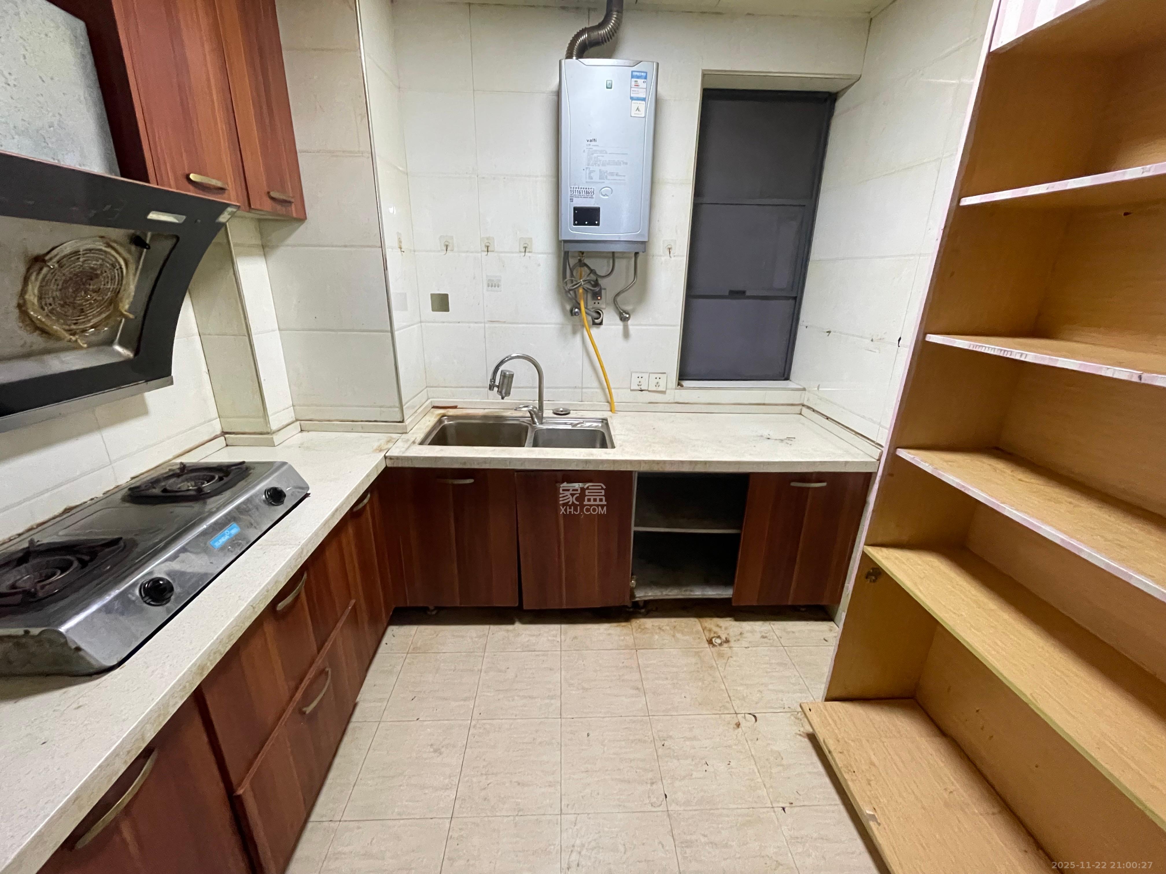 中城丽景香山园 3室2厅2卫 3900.0元/月 中城丽景香山园 3室2厅2卫 3900.0元/月室内图