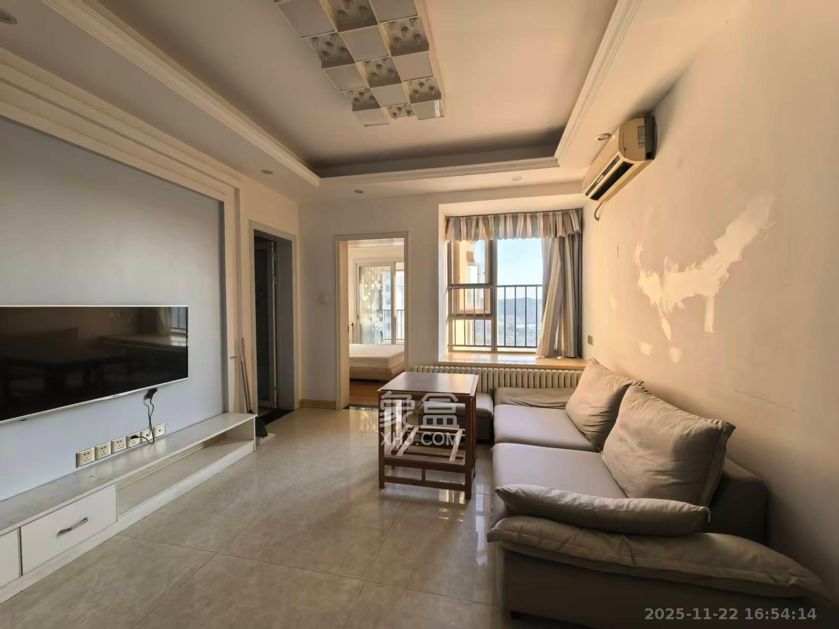 怡海星城  1室2厅1卫    1350.0元/月