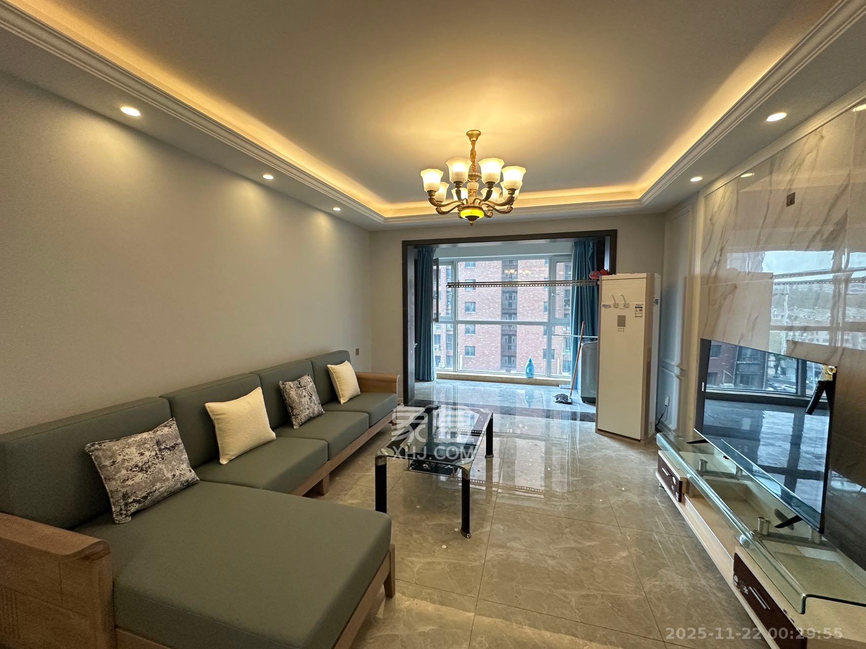 半山壹号  3室2厅2卫    3000.0元/月