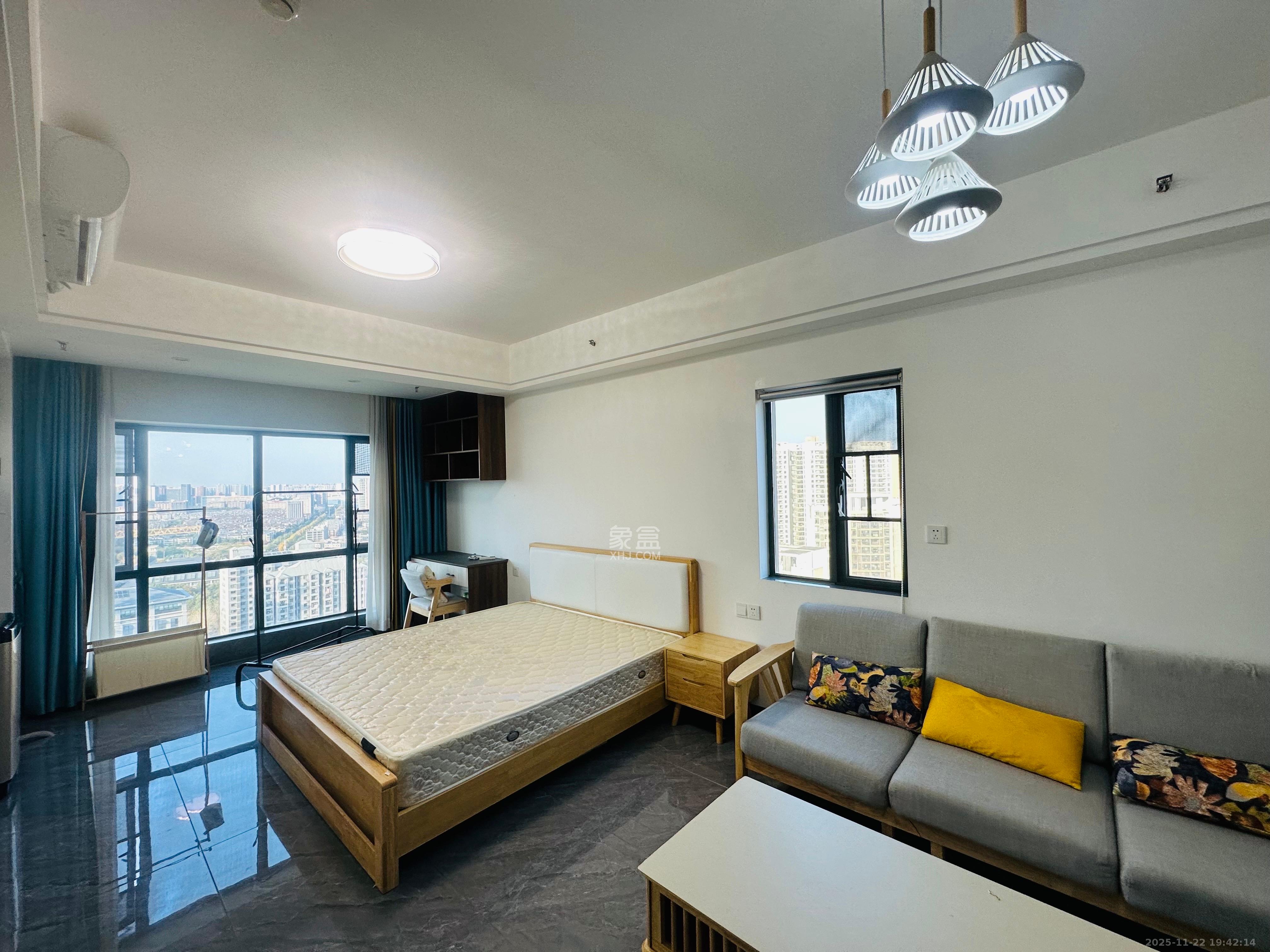 润芳园  1室0厅0卫    1600.0元/月室内图1