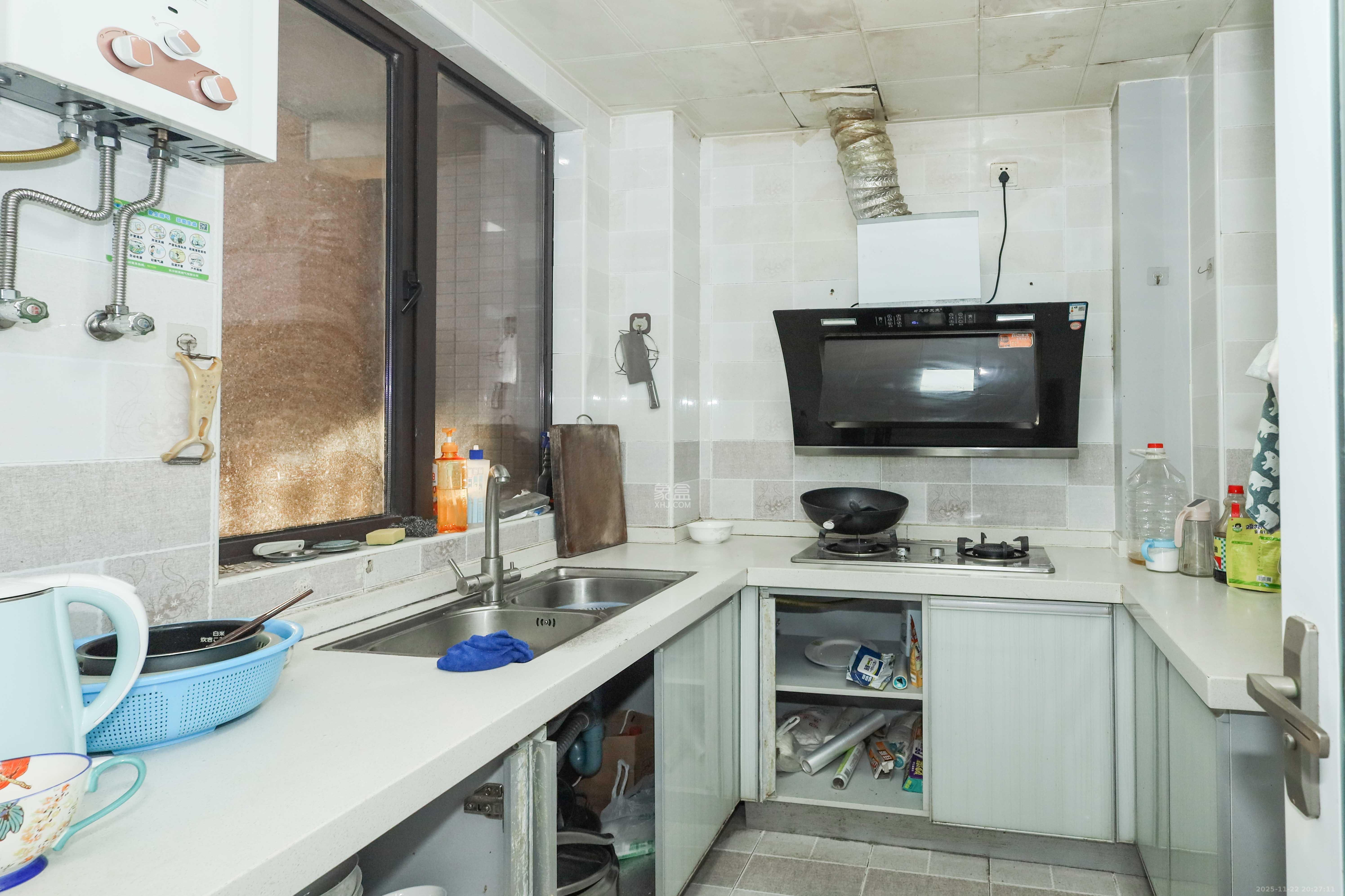 中冶中央公园 3室2厅1卫 82.0万 中冶中央公园 3室2厅1卫 82.0万厨房