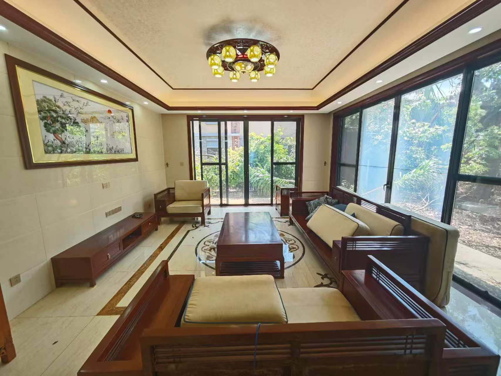 鸿洲江山  5室2厅2卫    15000.0元/月室内图