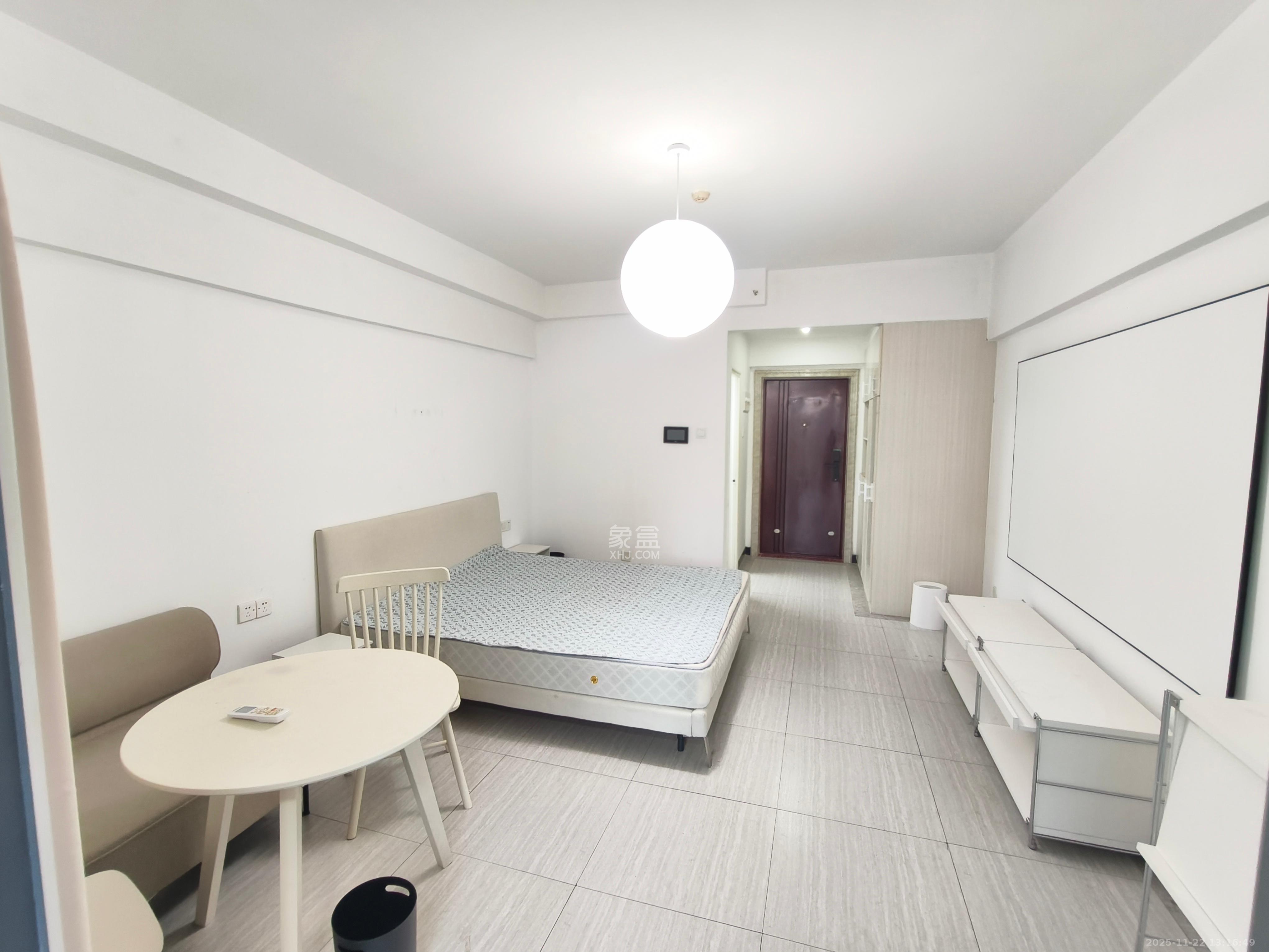 五一钻界  1室1厅1卫    1800.0元/月室内图