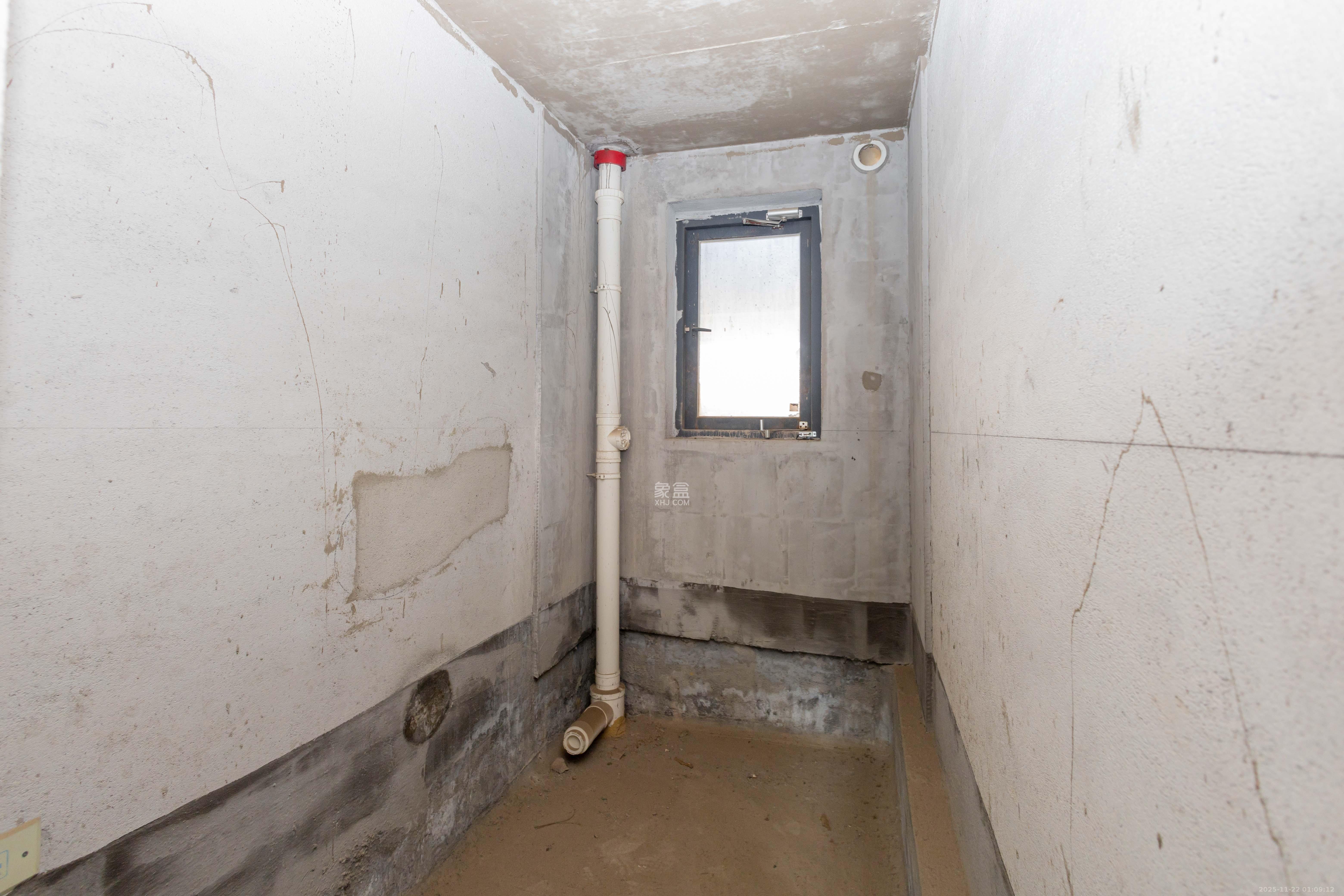 中交中央公园D4区 1室0厅0卫 134.0万 中交中央公园D4区 1室0厅0卫 134.0万卫生间