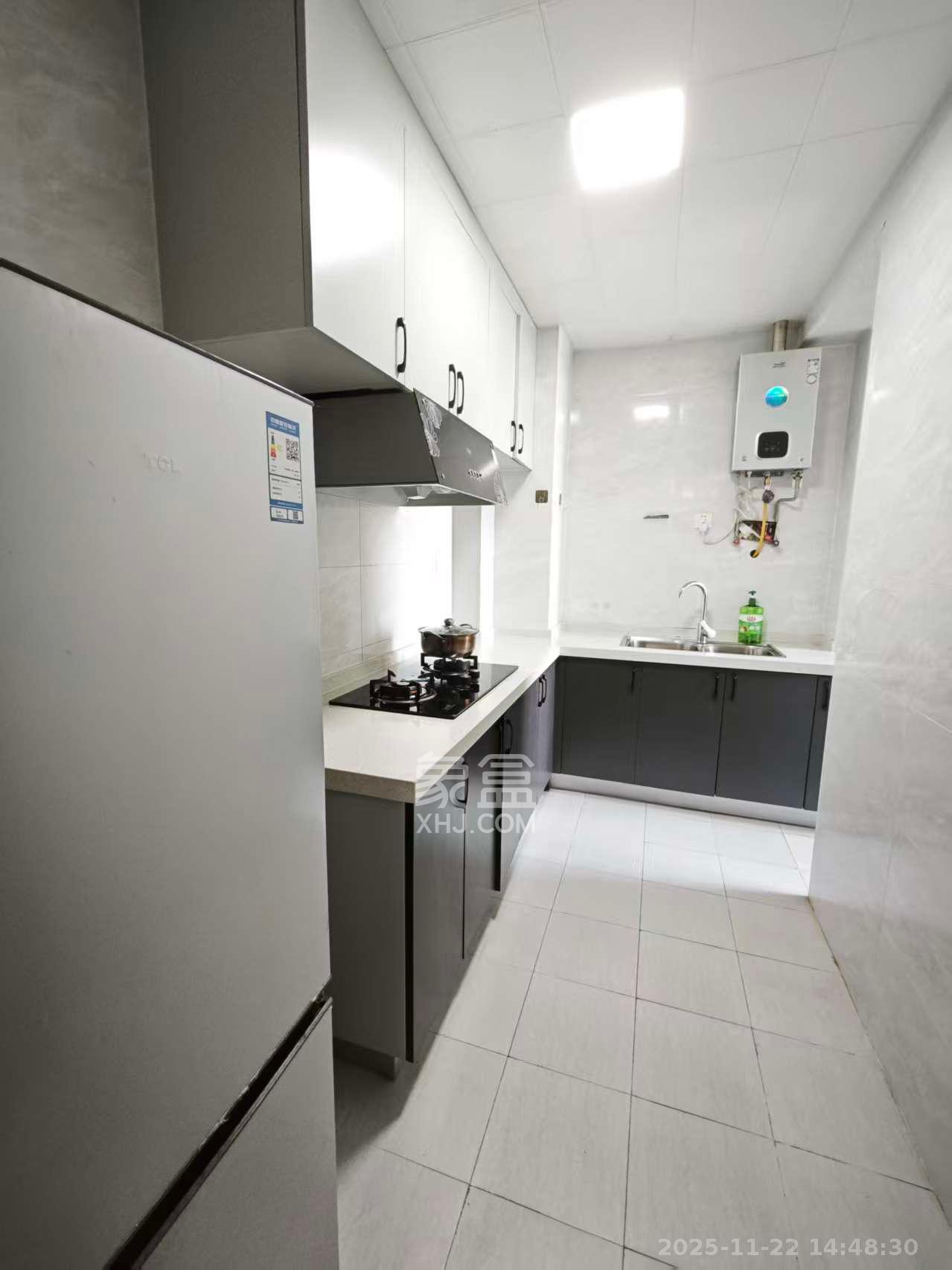 天鸿天府(天鸿中央大院) 3室2厅2卫 2800.0元/月 天鸿天府(天鸿中央大院) 3室2厅2卫 2800.0元/月室内图