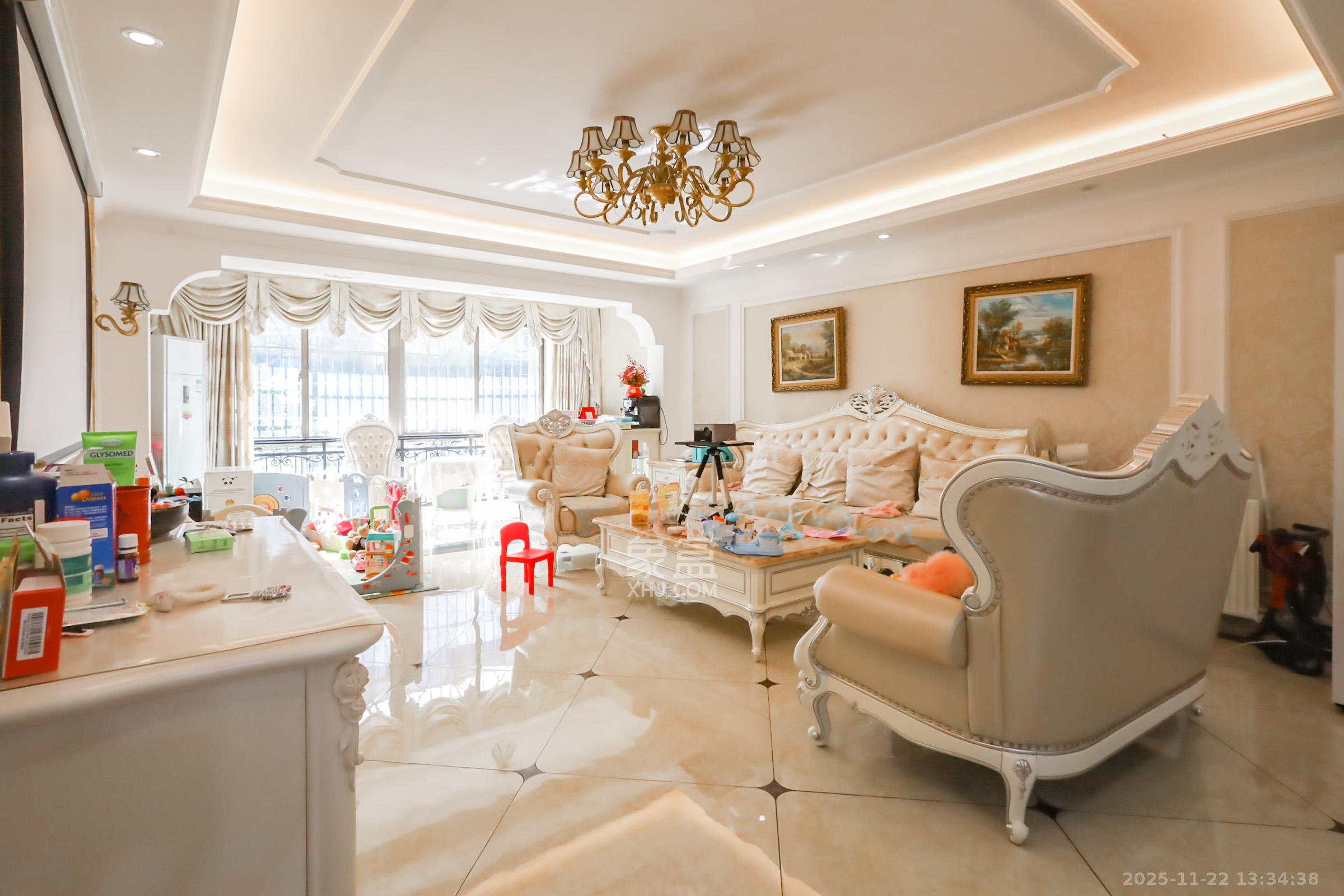 市妇联宿舍 4室2厅2卫 150.0万 市妇联宿舍 4室2厅2卫 150.0万客厅