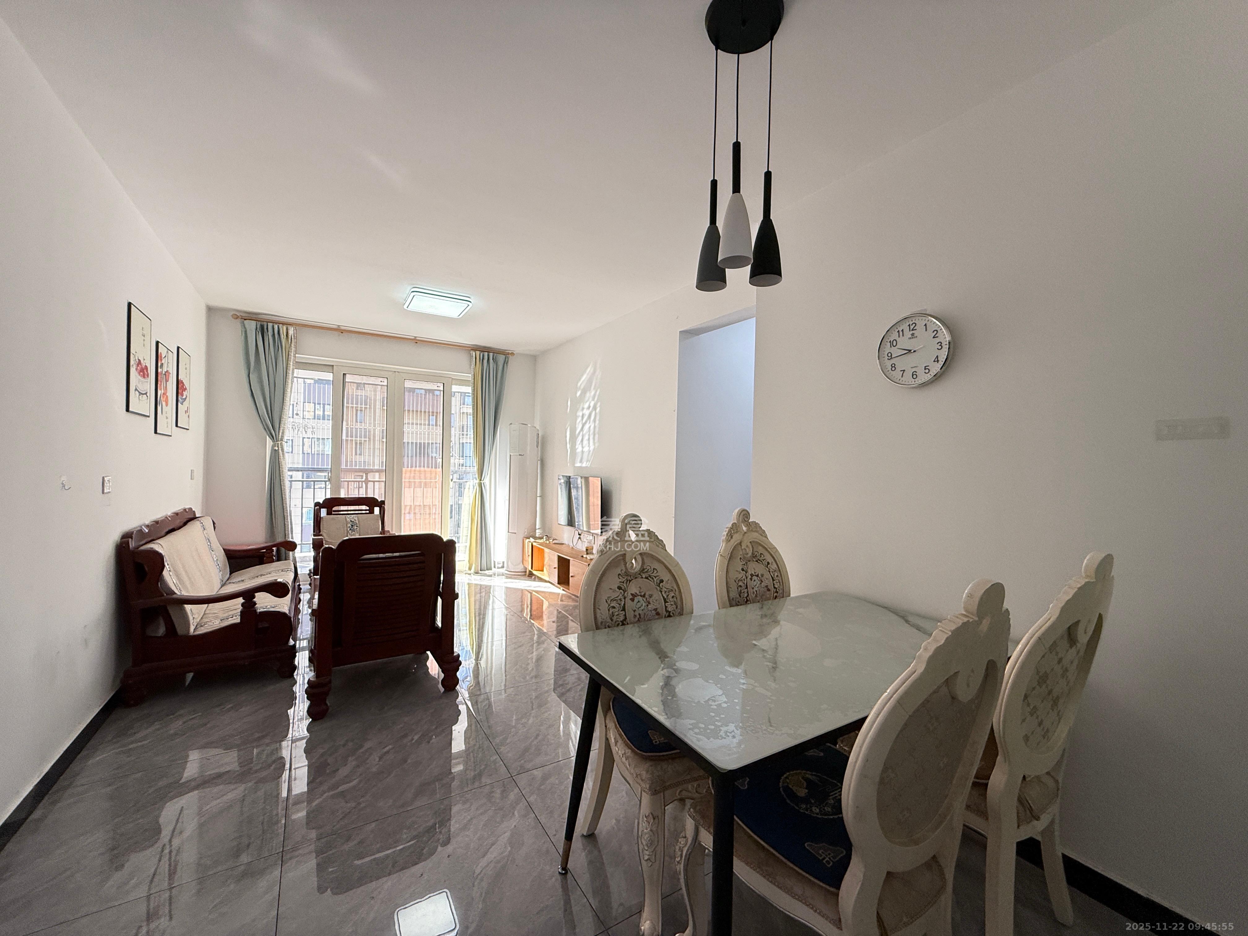 保利香槟国际  3室2厅1卫    2200.0元/月室内图