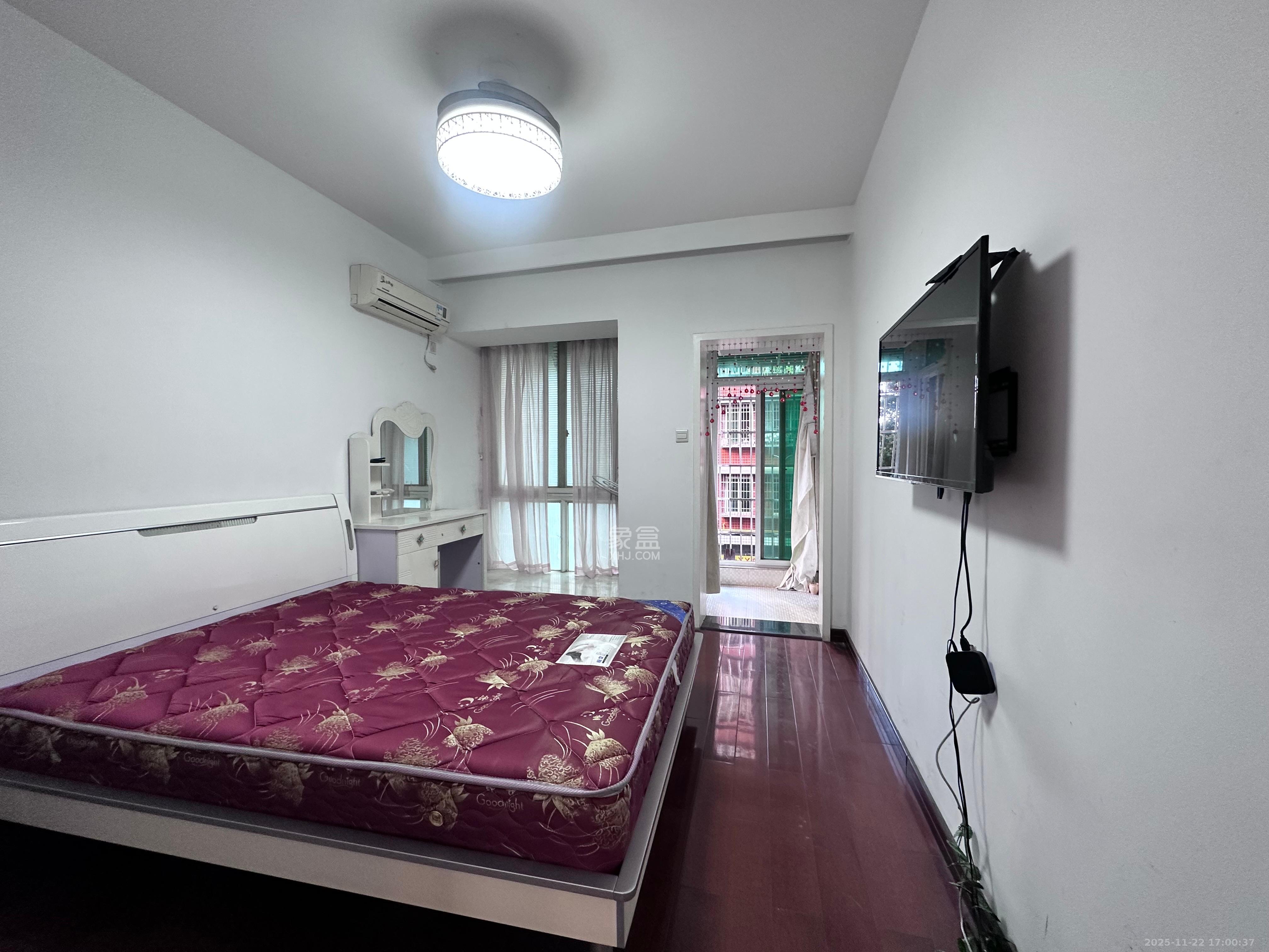 广泰家园  3室2厅2卫    2000.0元/月室内图