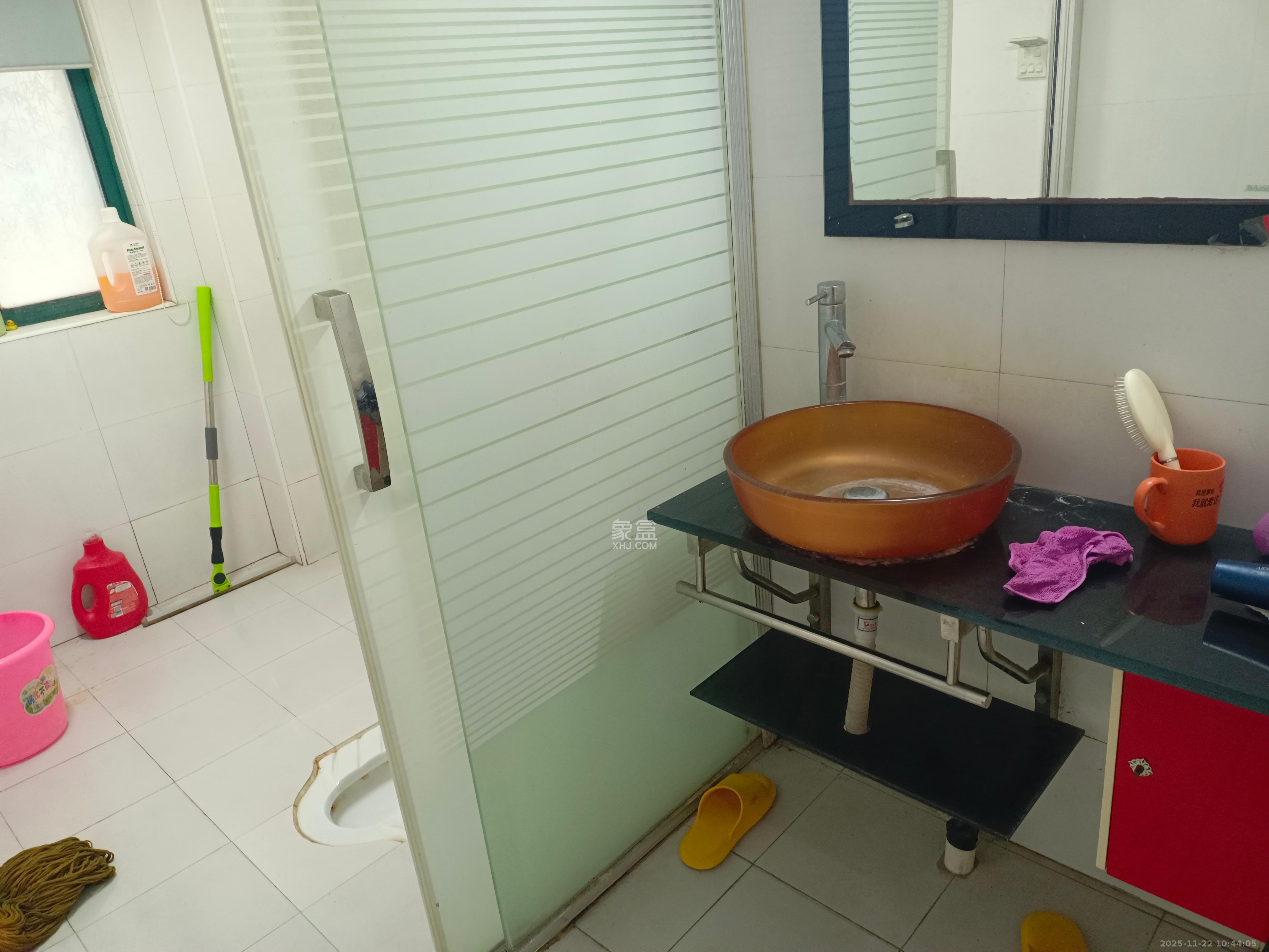 西湖丽景  3室2厅2卫    2600.0元/月室内图