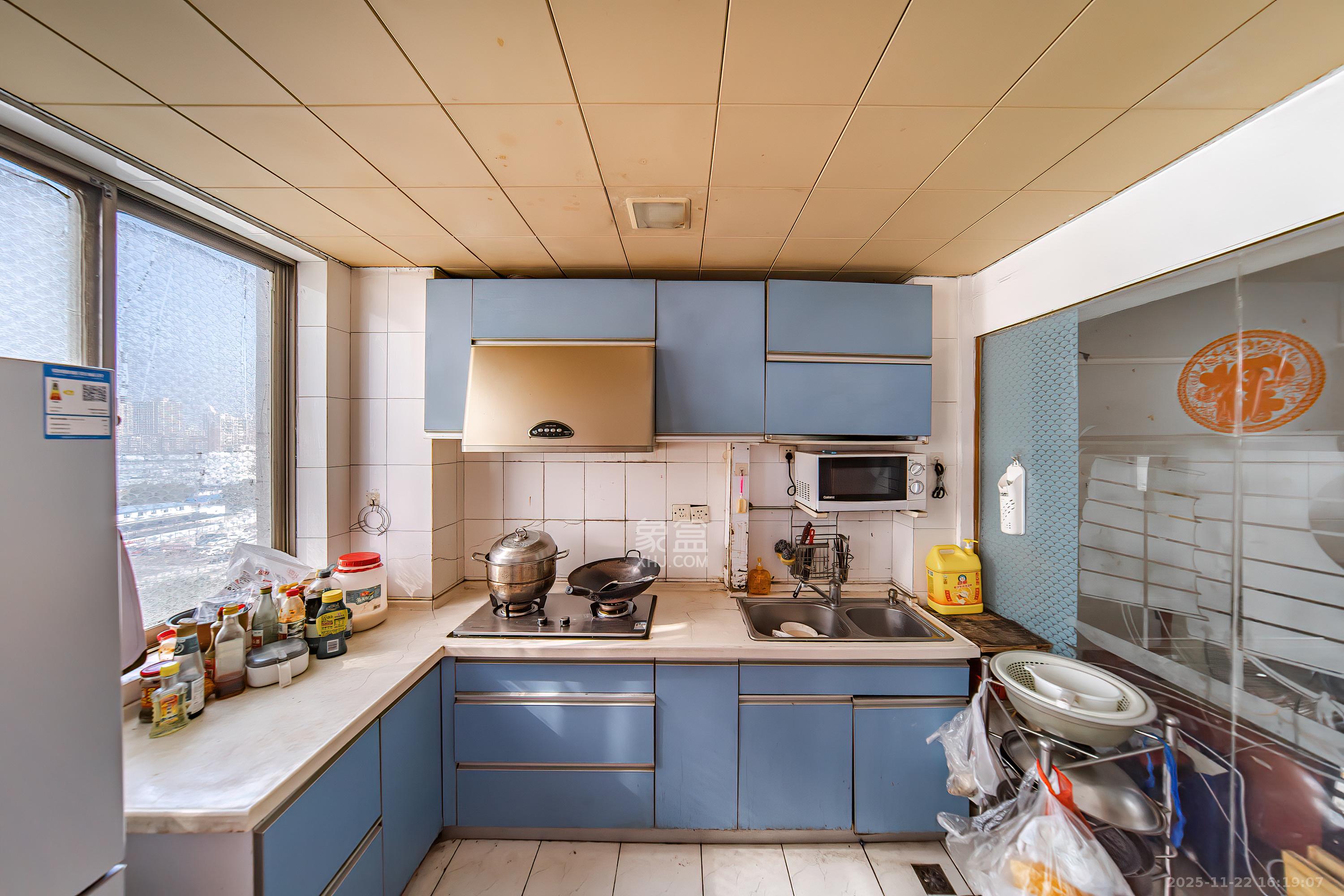 新家园  2室2厅1卫    51.8万厨房