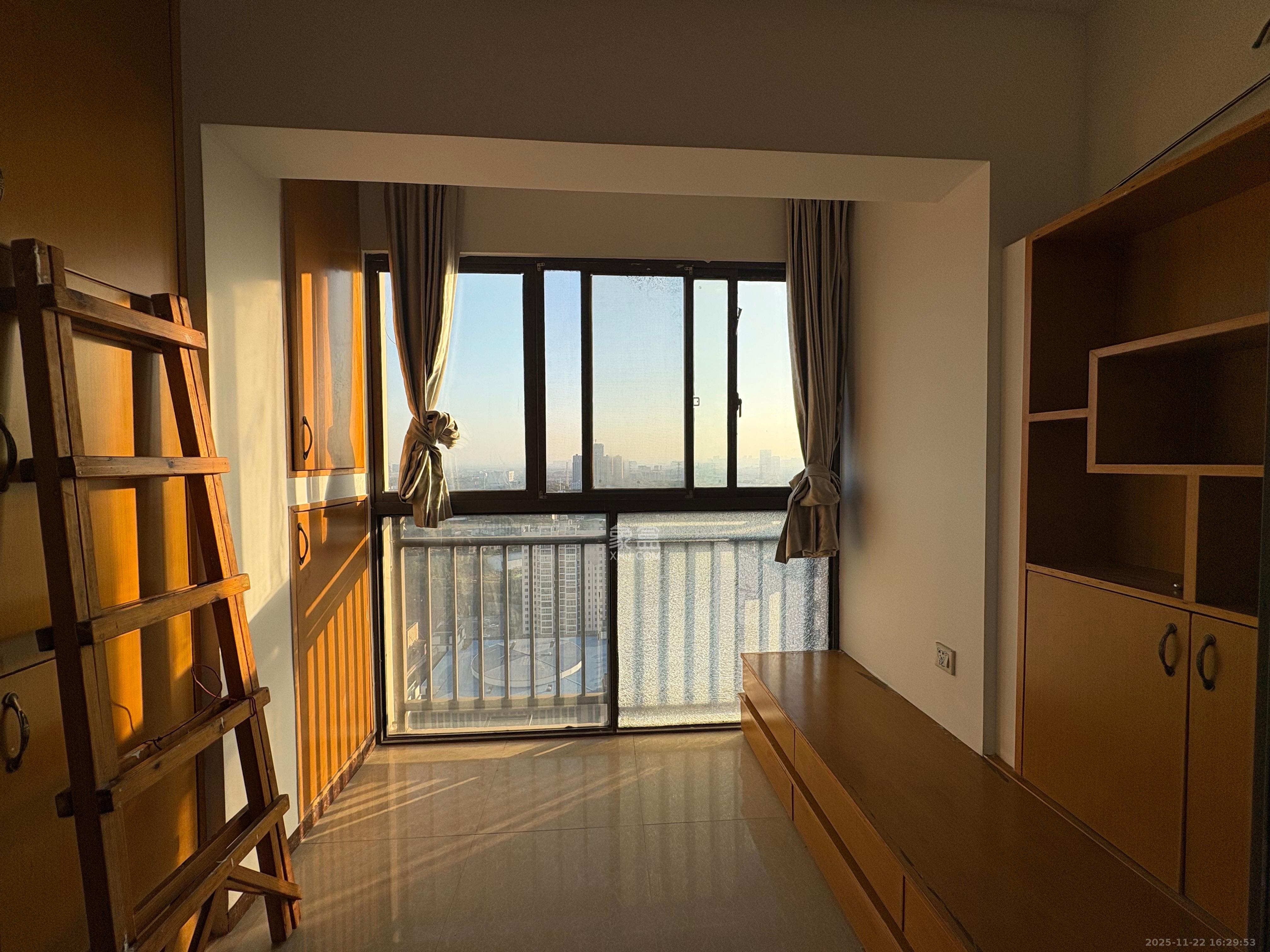 旭辉华庭  1室2厅1卫    1500.0元/月室内图