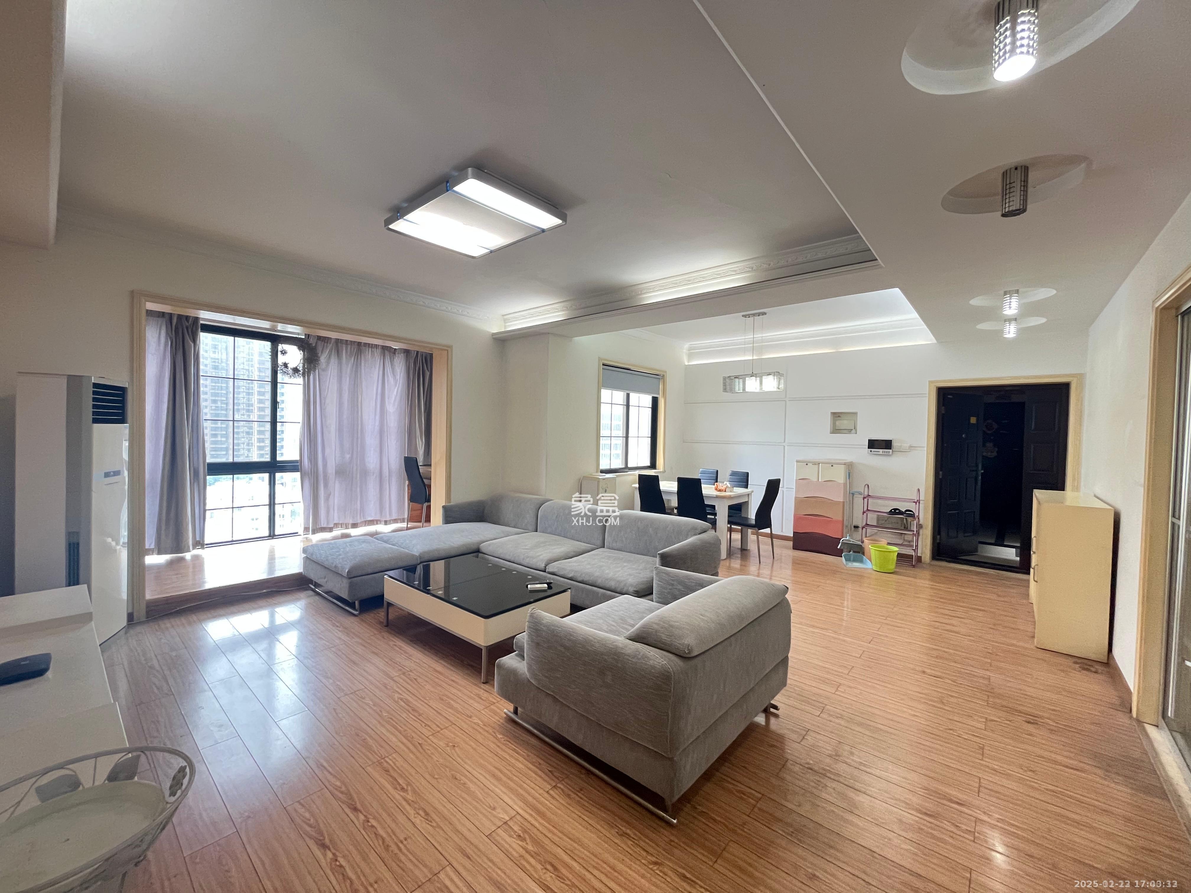 沁园春御院  3室2厅1卫    2900.0元/月