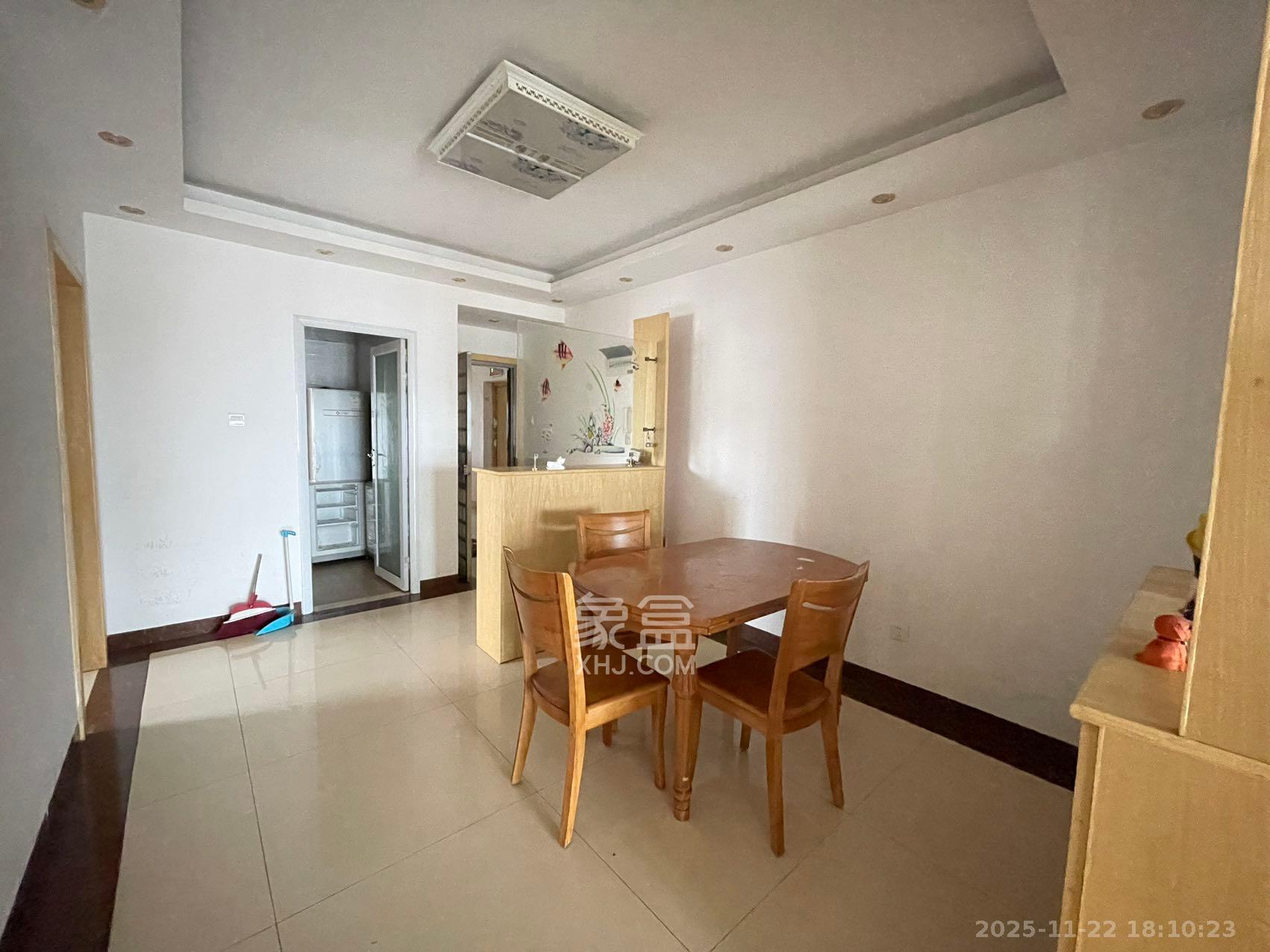 诚兴园  3室2厅2卫    2100.0元/月室内图