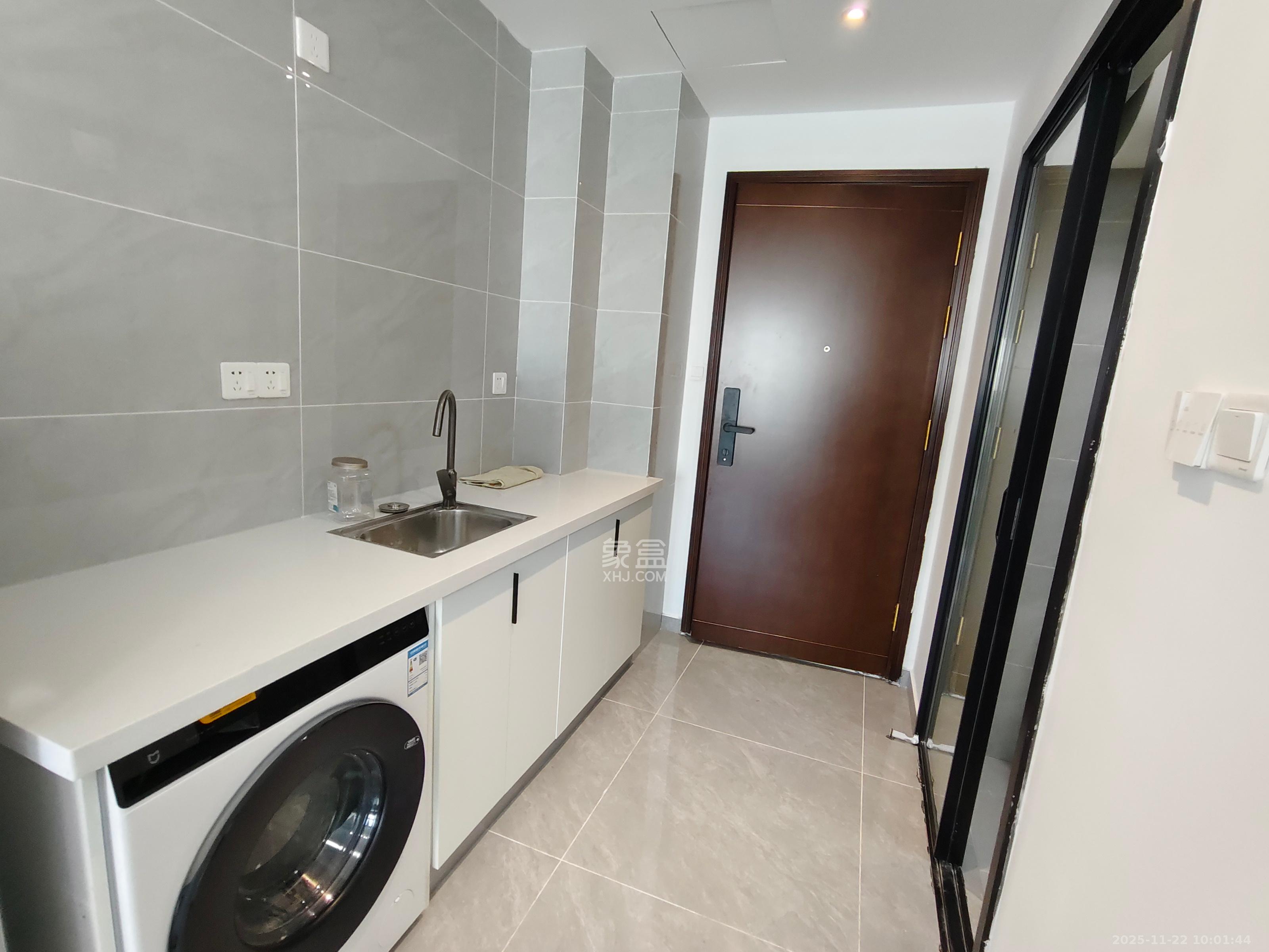 恒大誉府（融誉商业中心）  1室0厅0卫    1600.0元/月室内图