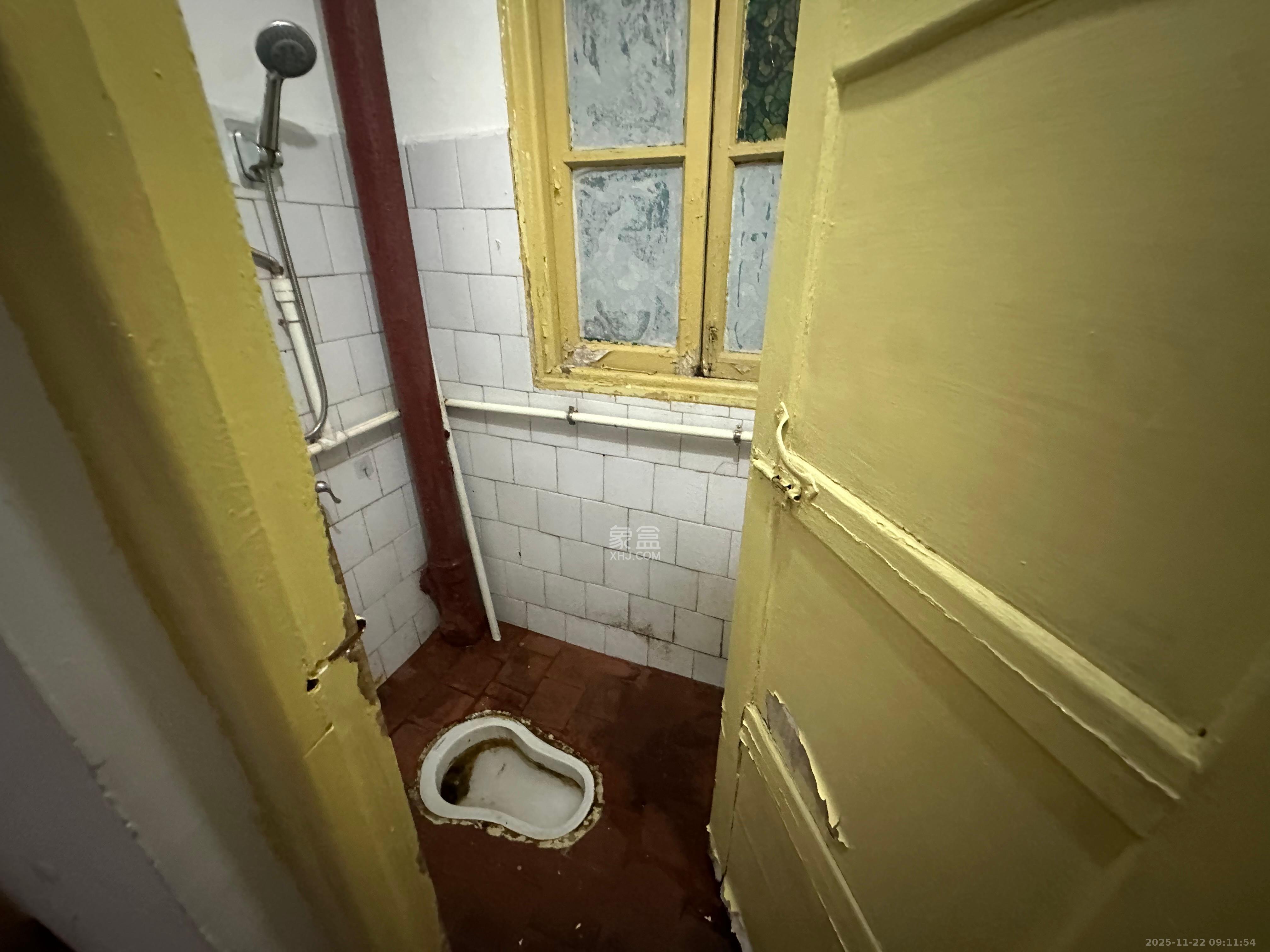 老鸦冲小区 1室1厅1卫 1300.0元/月 老鸦冲小区 1室1厅1卫 1300.0元/月室内图