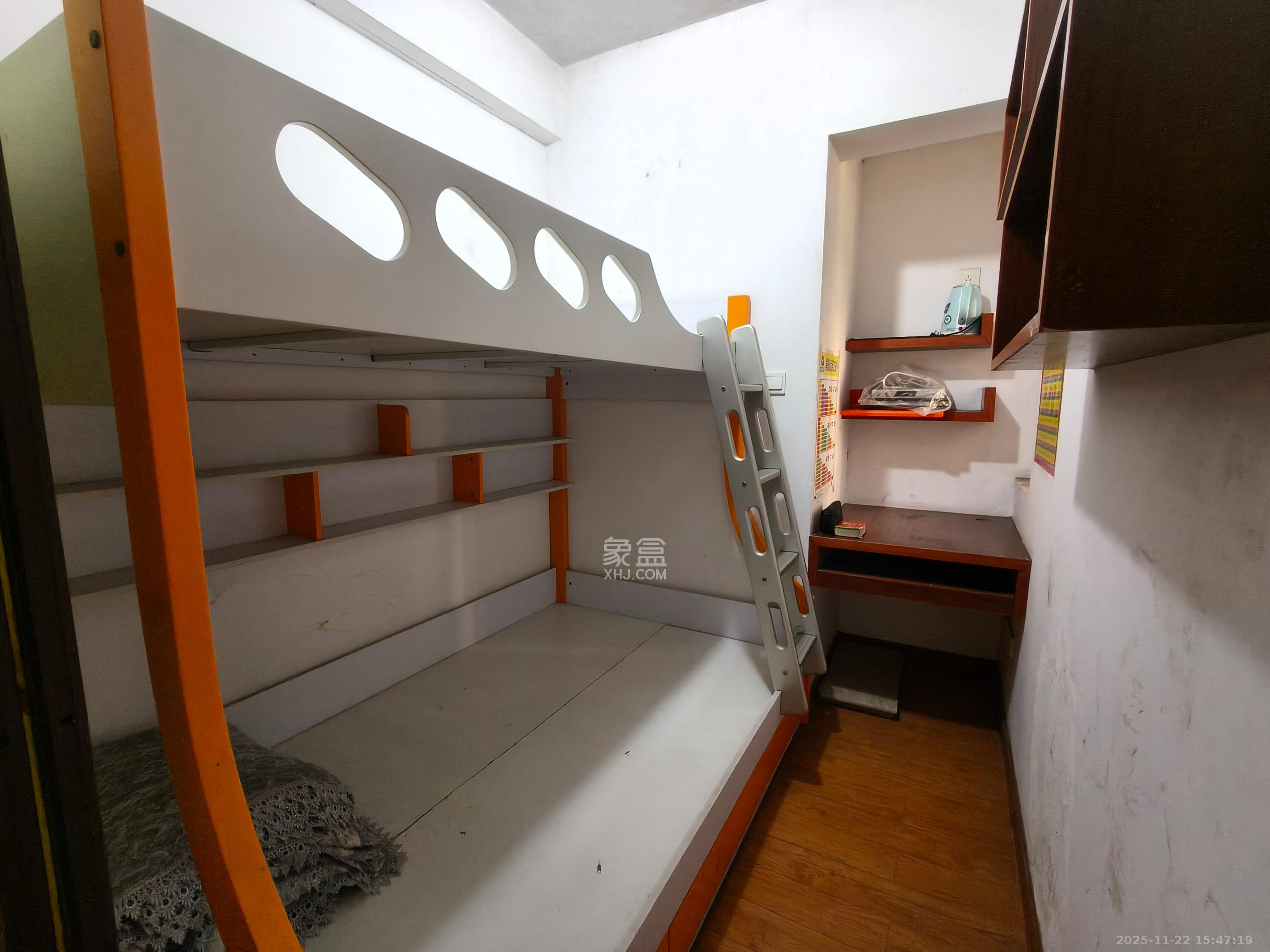 香槟小镇(香槟花苑）  3室2厅1卫    1600.0元/月室内图