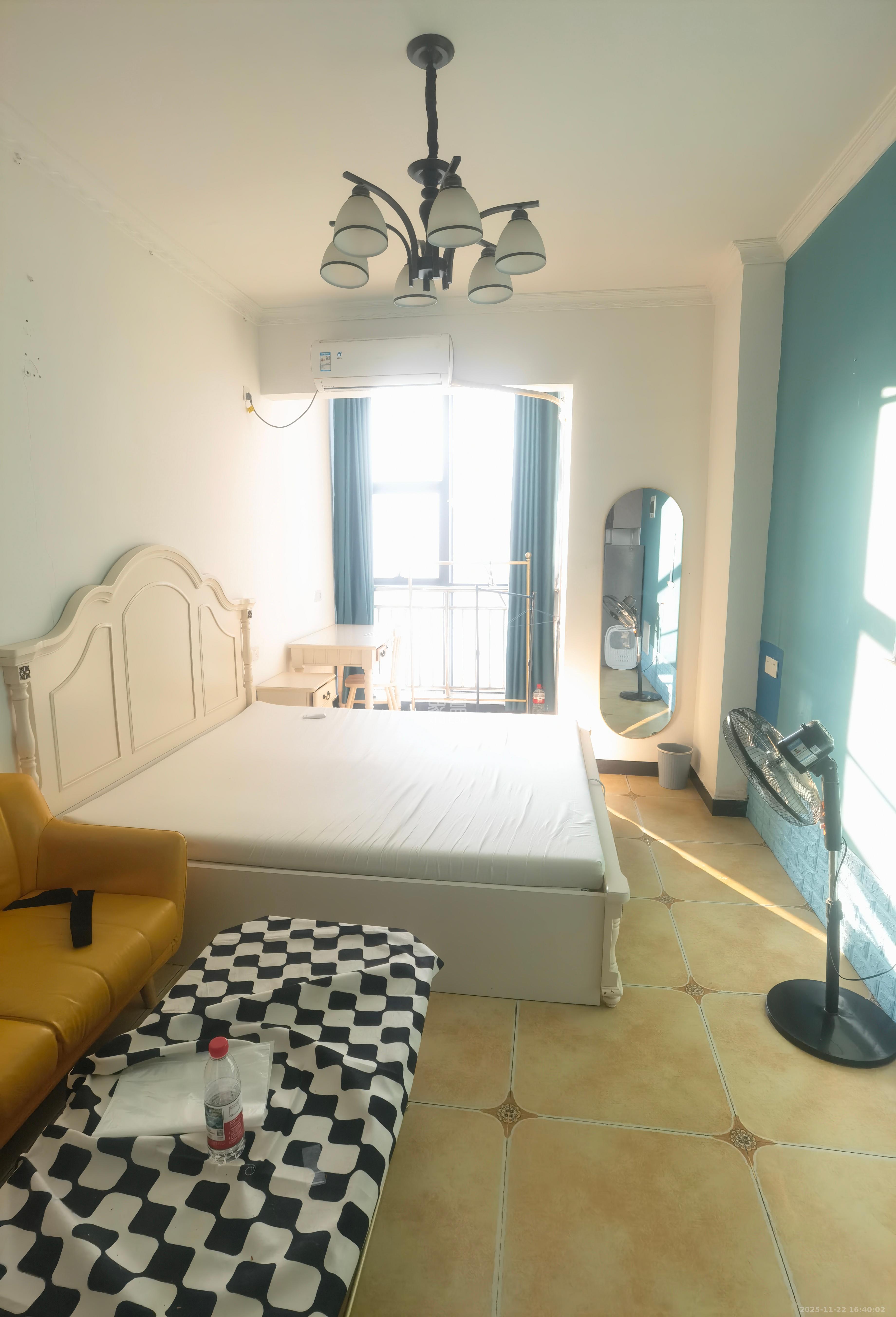 东盈商业广场(华泉城市广场) 1室1厅1卫 1500.0元/月 东盈商业广场(华泉城市广场) 1室1厅1卫 1500.0元/月室内图