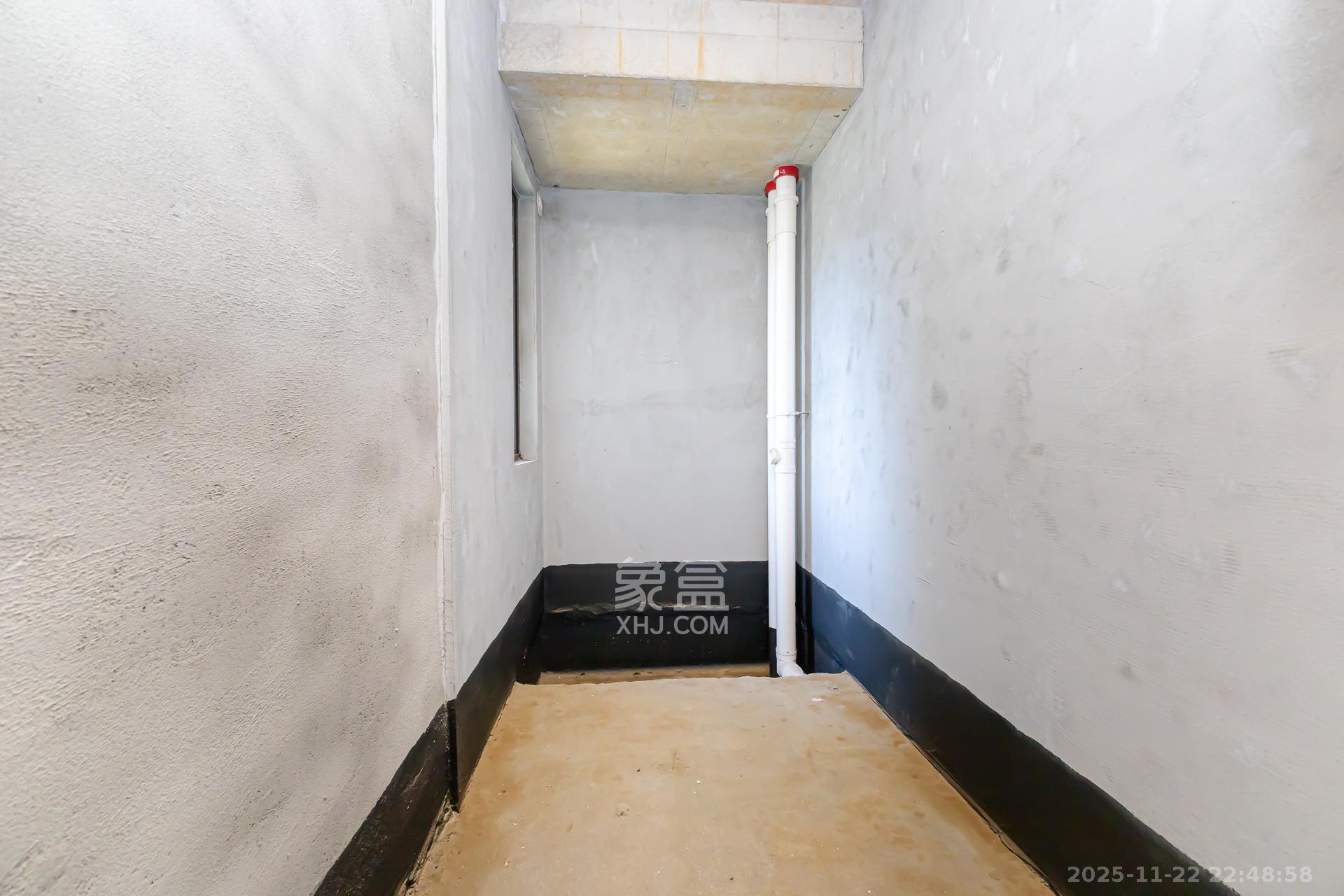 润和湘江天地E区 4室2厅3卫 200.0万 润和湘江天地E区 4室2厅3卫 200.0万卫生间