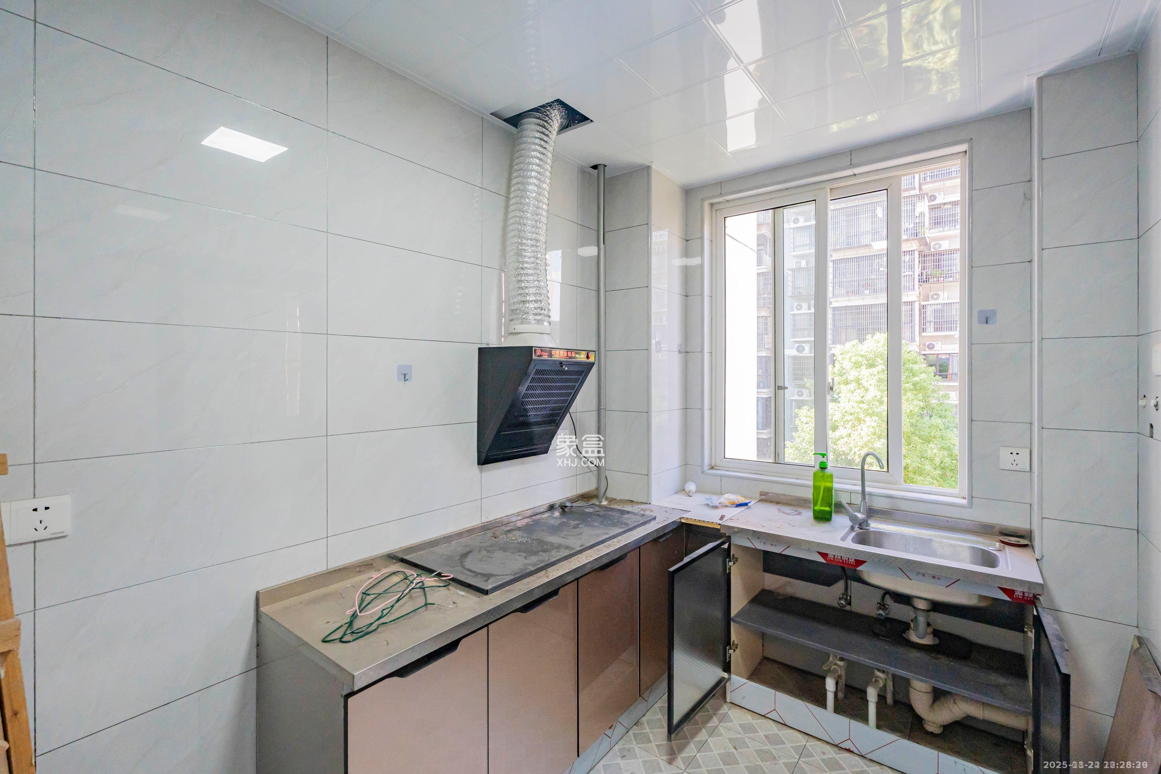 科大佳园北苑 3室2厅2卫 2800.0元/月 科大佳园北苑 3室2厅2卫 2800.0元/月室内图