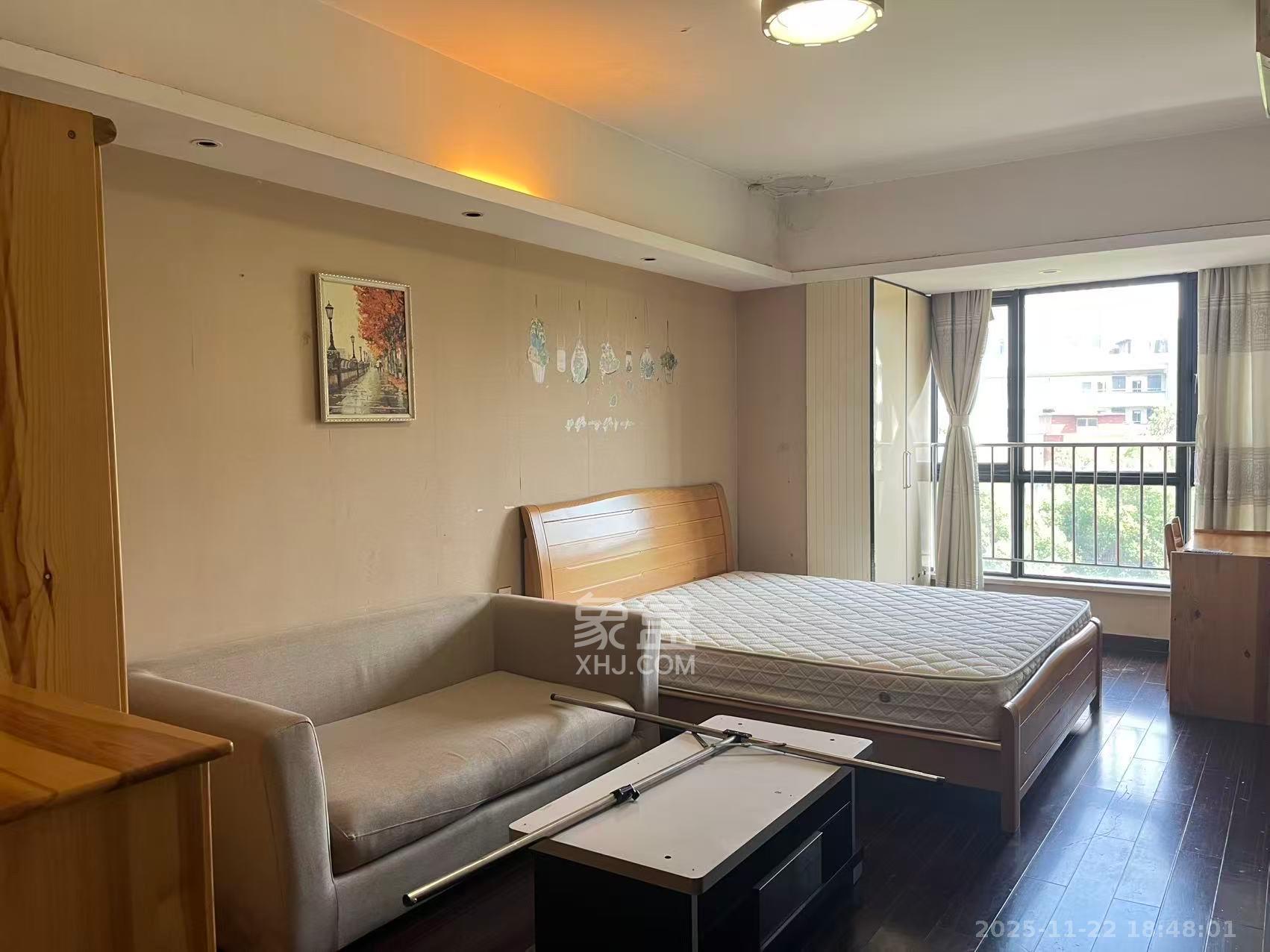 德思勤城市广场（宝格丽公寓）  1室1厅1卫    1350.0元/月