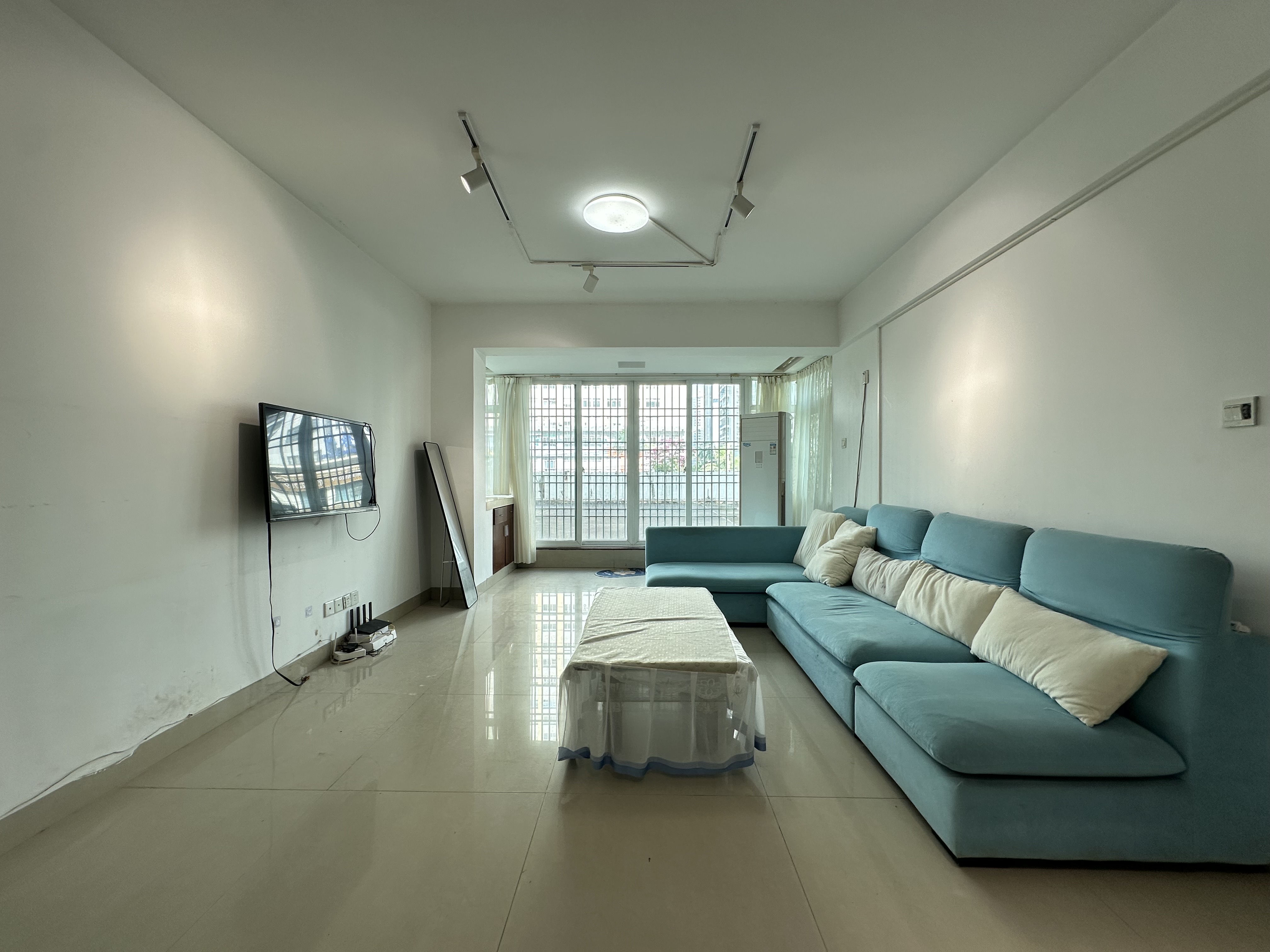 华宝雅苑 2室2厅1卫 2500.0元/月 华宝雅苑 2室2厅1卫 2500.0元/月室内图